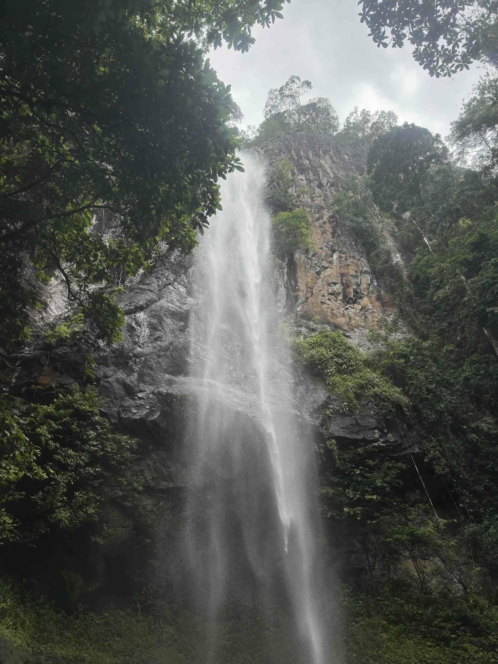 La cascade d’Oquê Pipi © Pascale Missoud