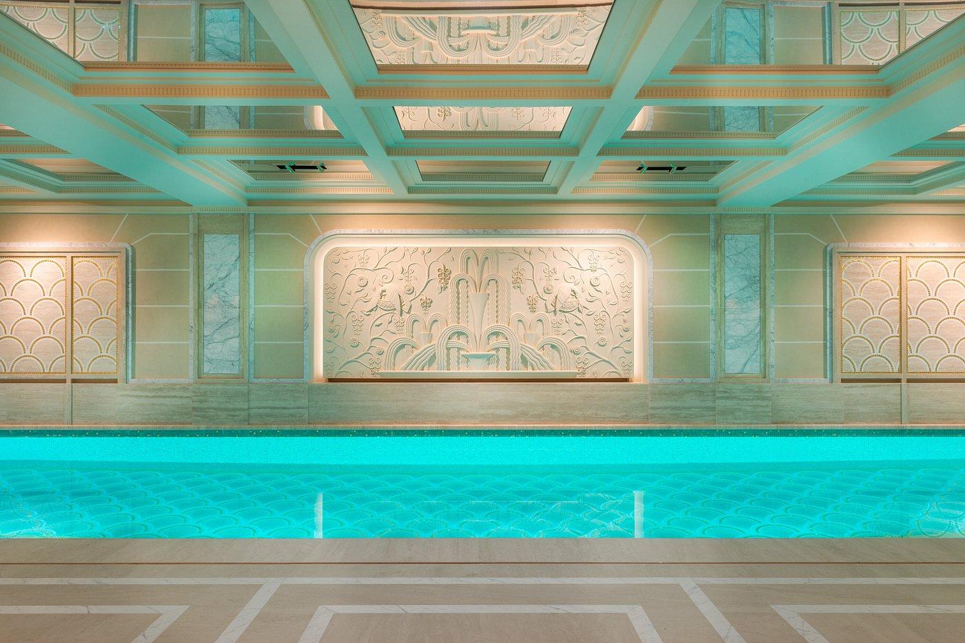 La piscine du spa de l’Hôtel du Collectionneur © DR
