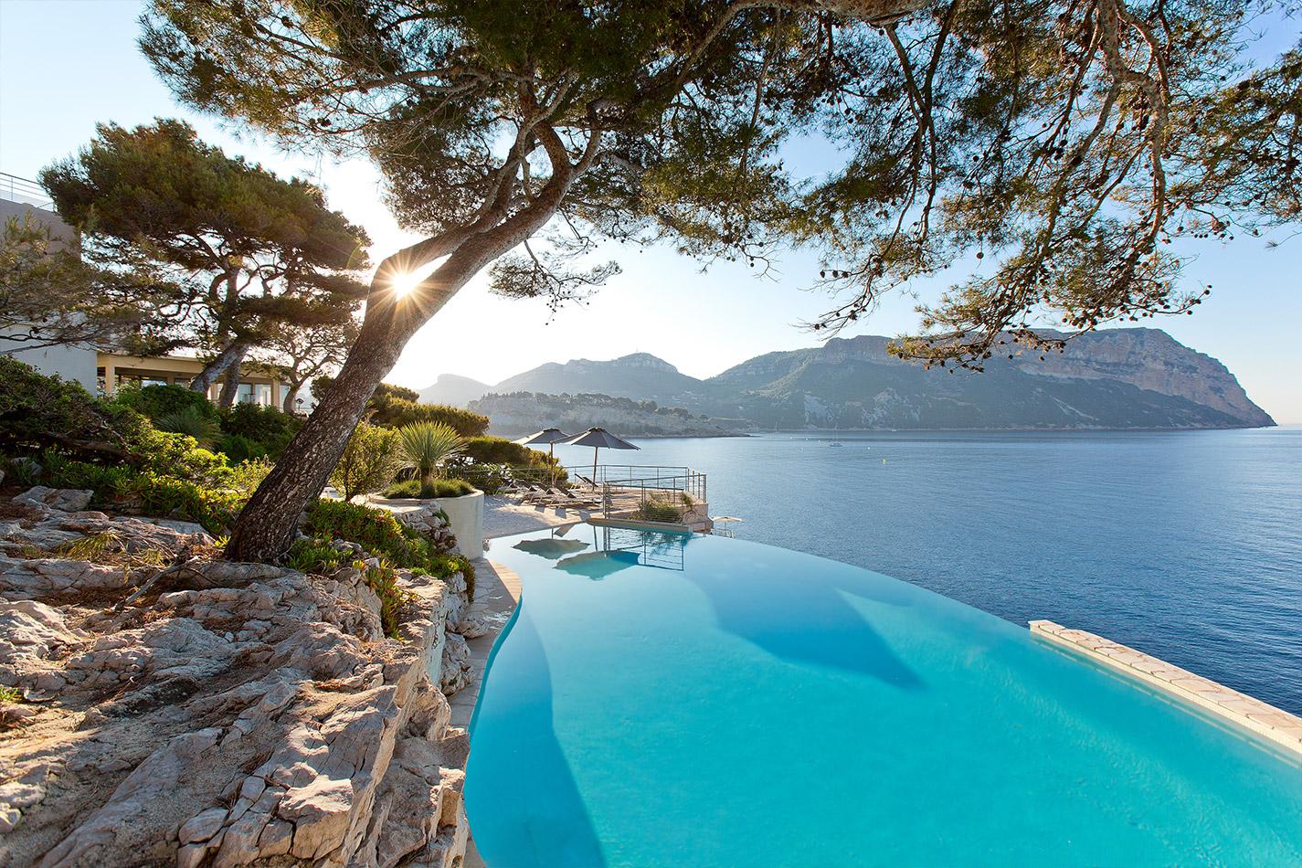 Piscine © Les Roches Blanches Cassis