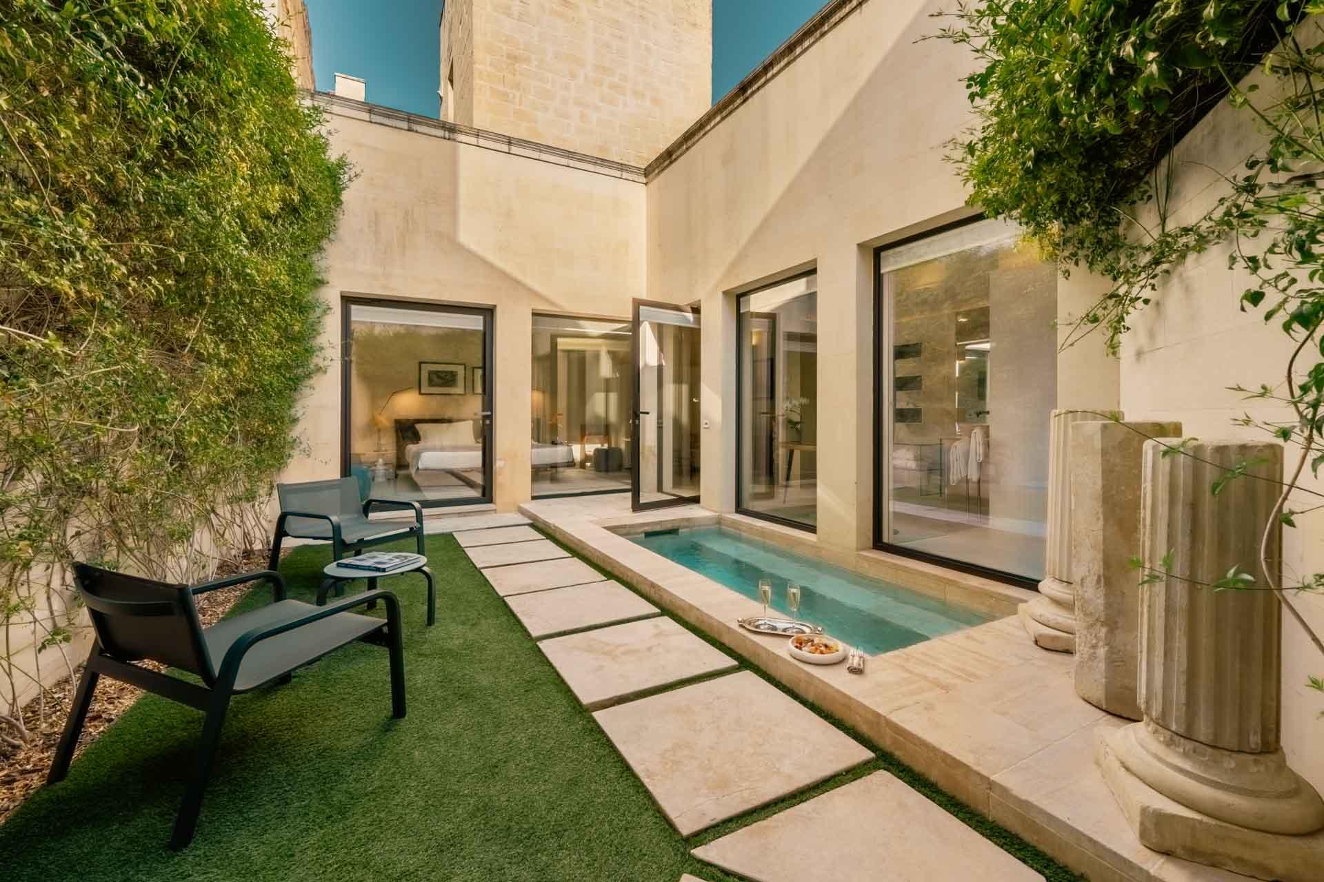 Pool Suite @Visual Planet