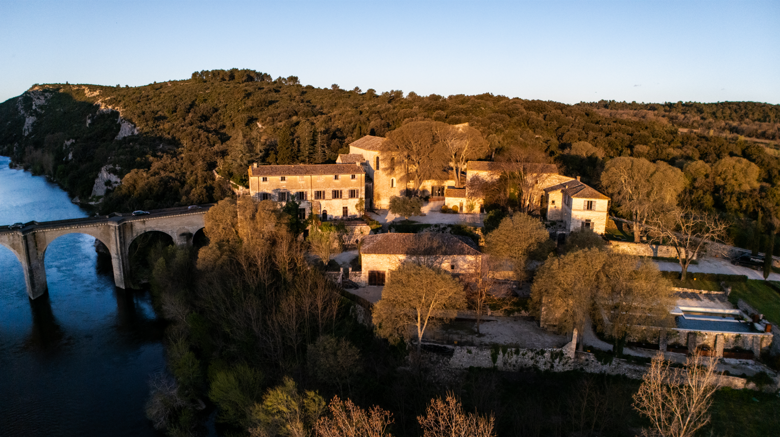 Vue extérieure sur le Prieuré Saint-Nicolas © @Moustache