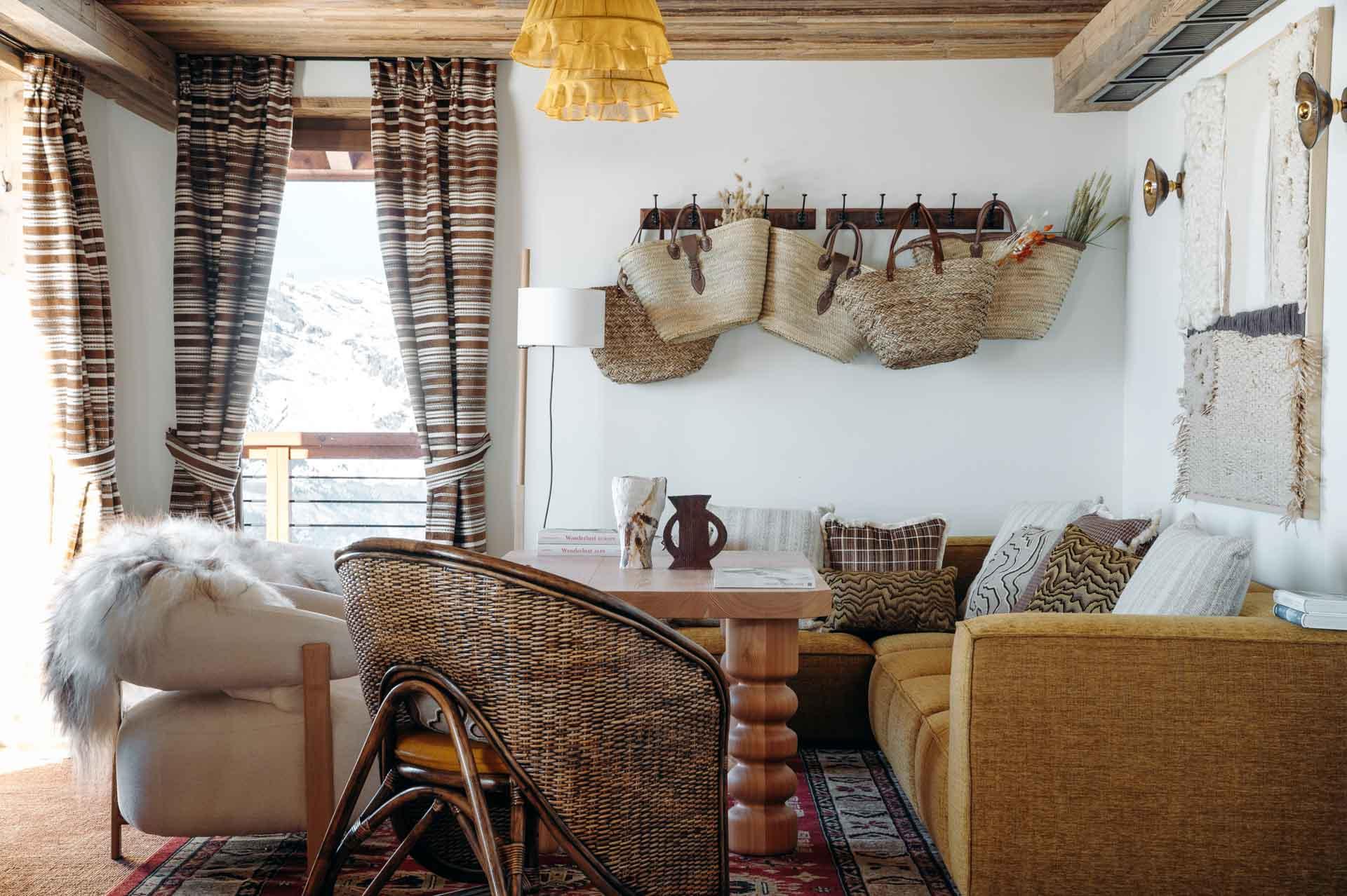 Le salon-bar ©Refuge chez la Tante