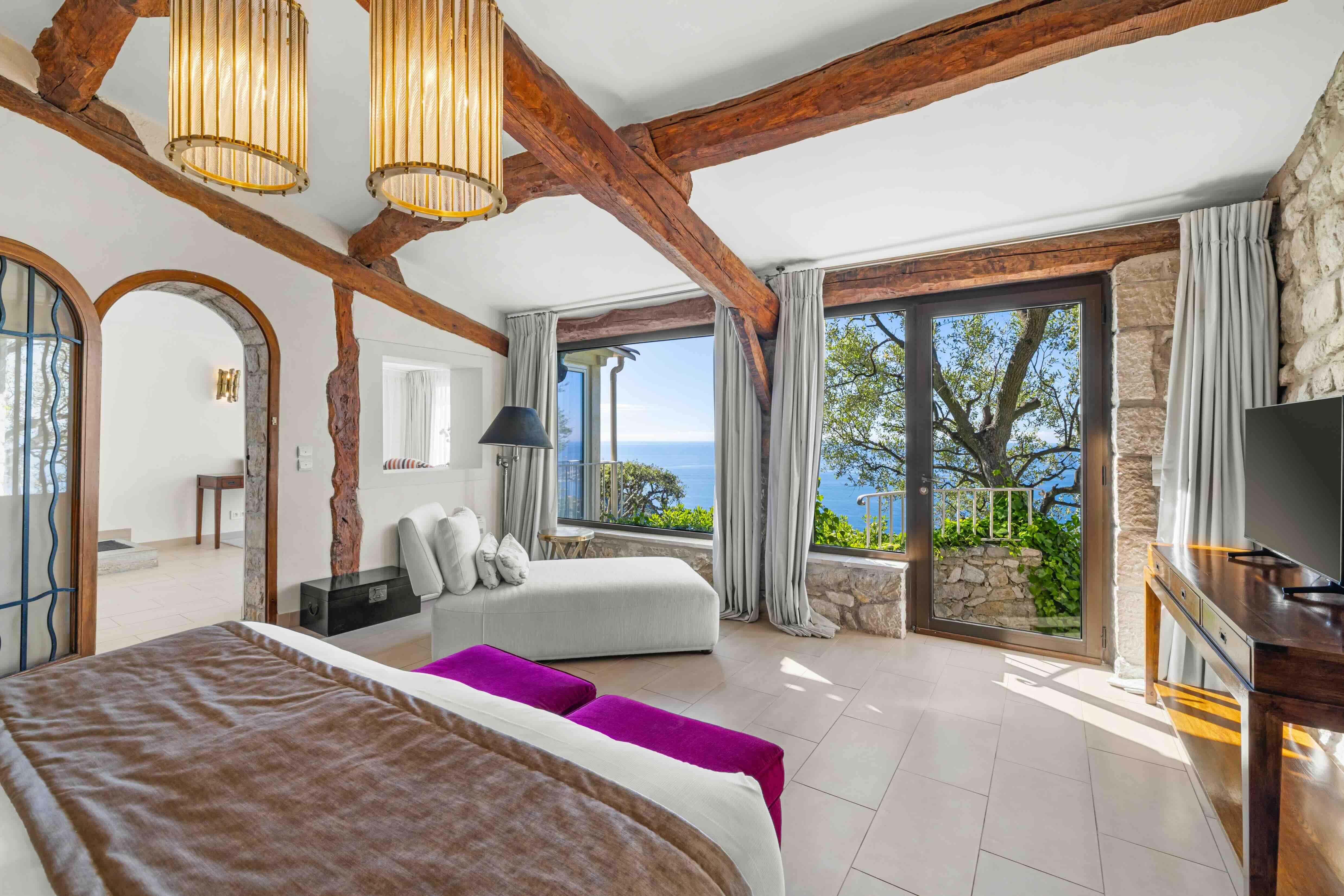 Réserver la Junior Suite à l’hôtel la Chèvre d’Or © DR