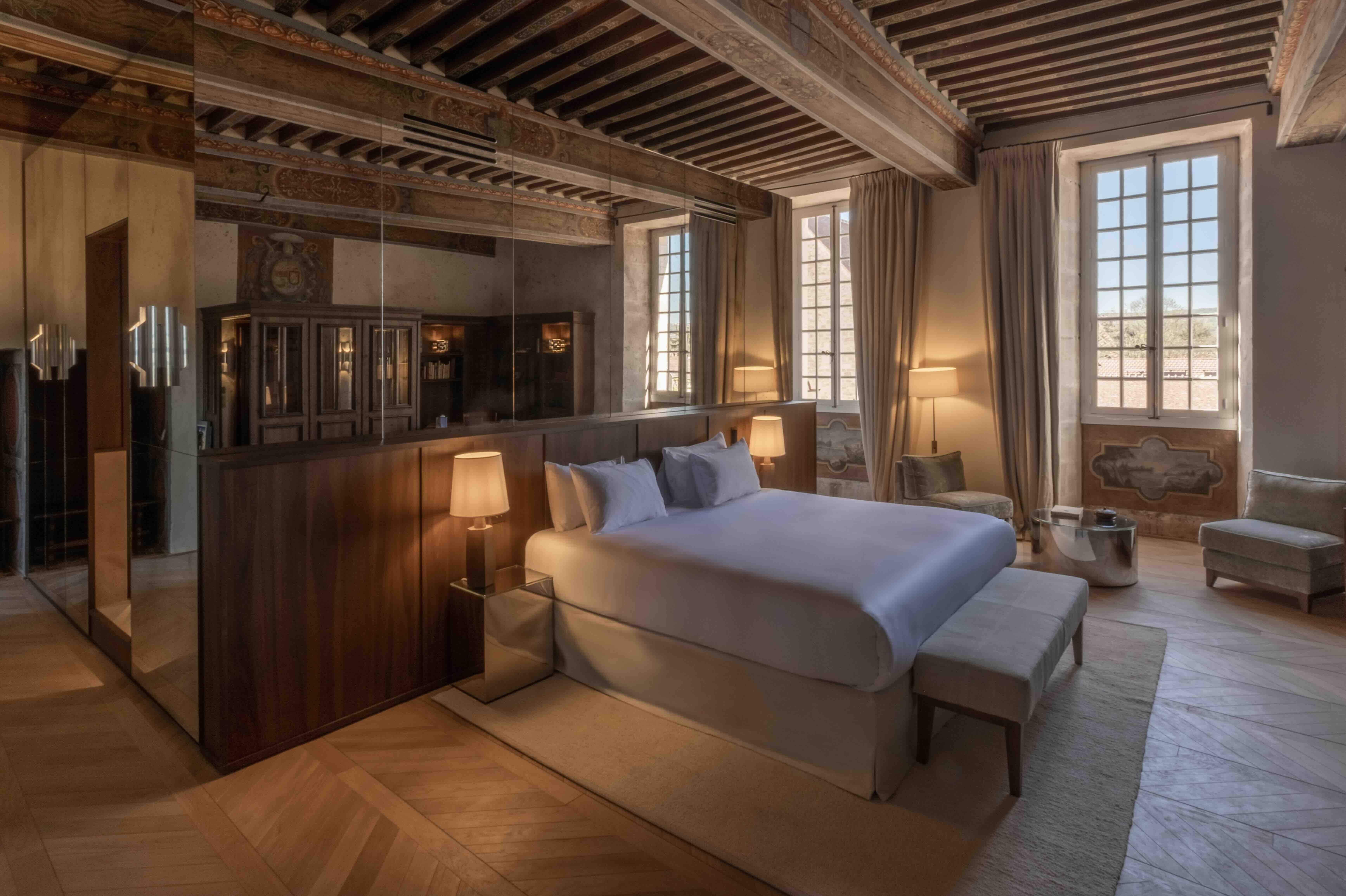 Réserver la Suite Particulière à l’hôtel spa en Bourgogne Les Sources de Vougeot ©Maximilien Forget Studio