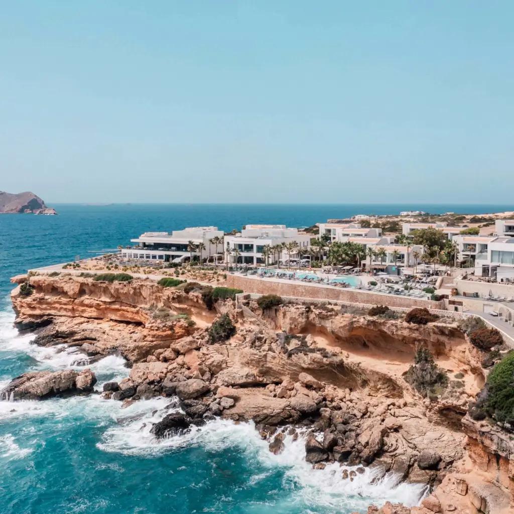 Resort ibiza luxury mediterranean © Site officiel de l’Hôtel 7pines Ibiza