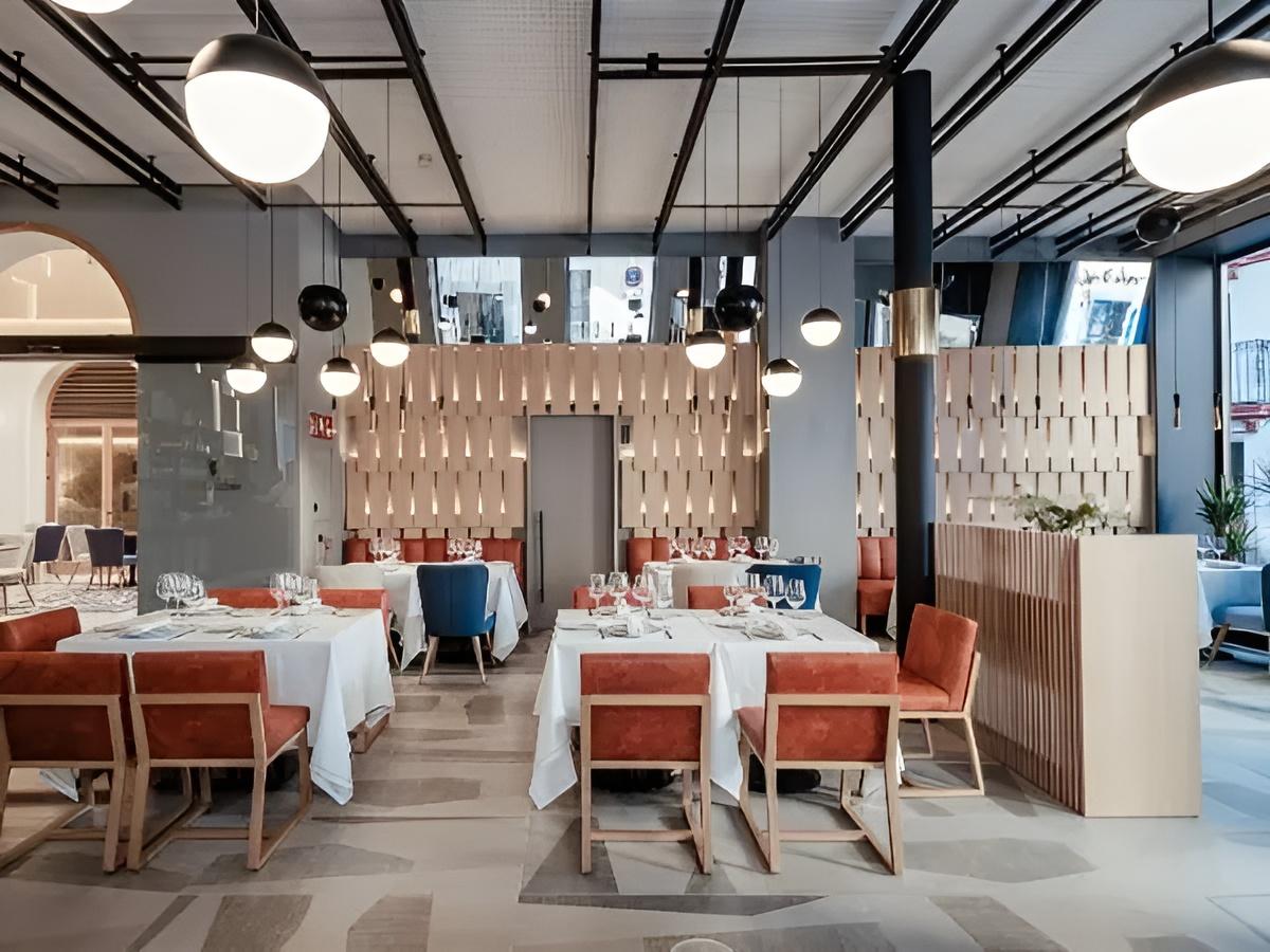 Restaurant gastronomique dans un hôtel 5 étoiles © Vincci Selección Unuk 5 GL