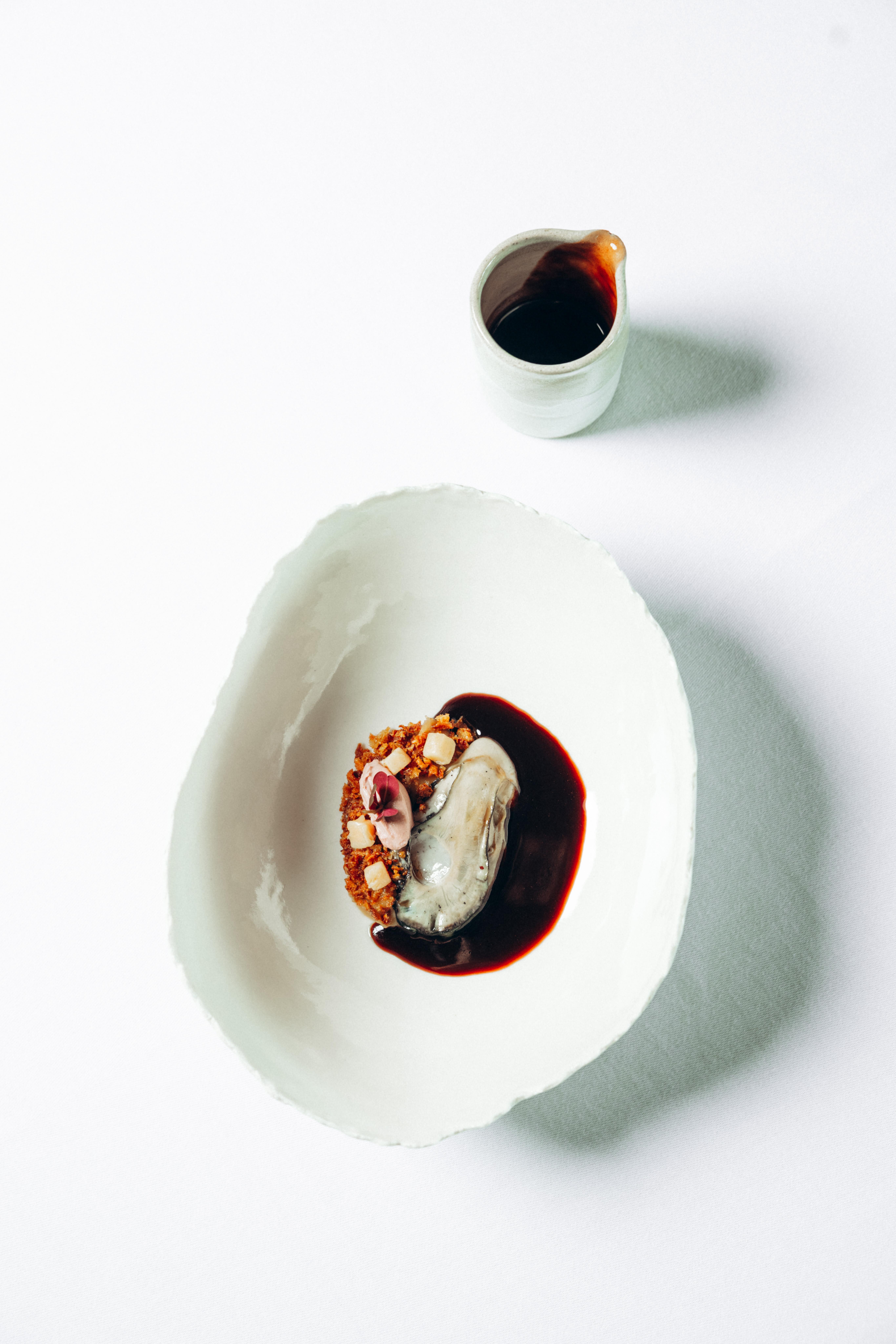 L’huitre à la bourguignonne du restaurant Le Clos de la Tour © Agence Pancake 