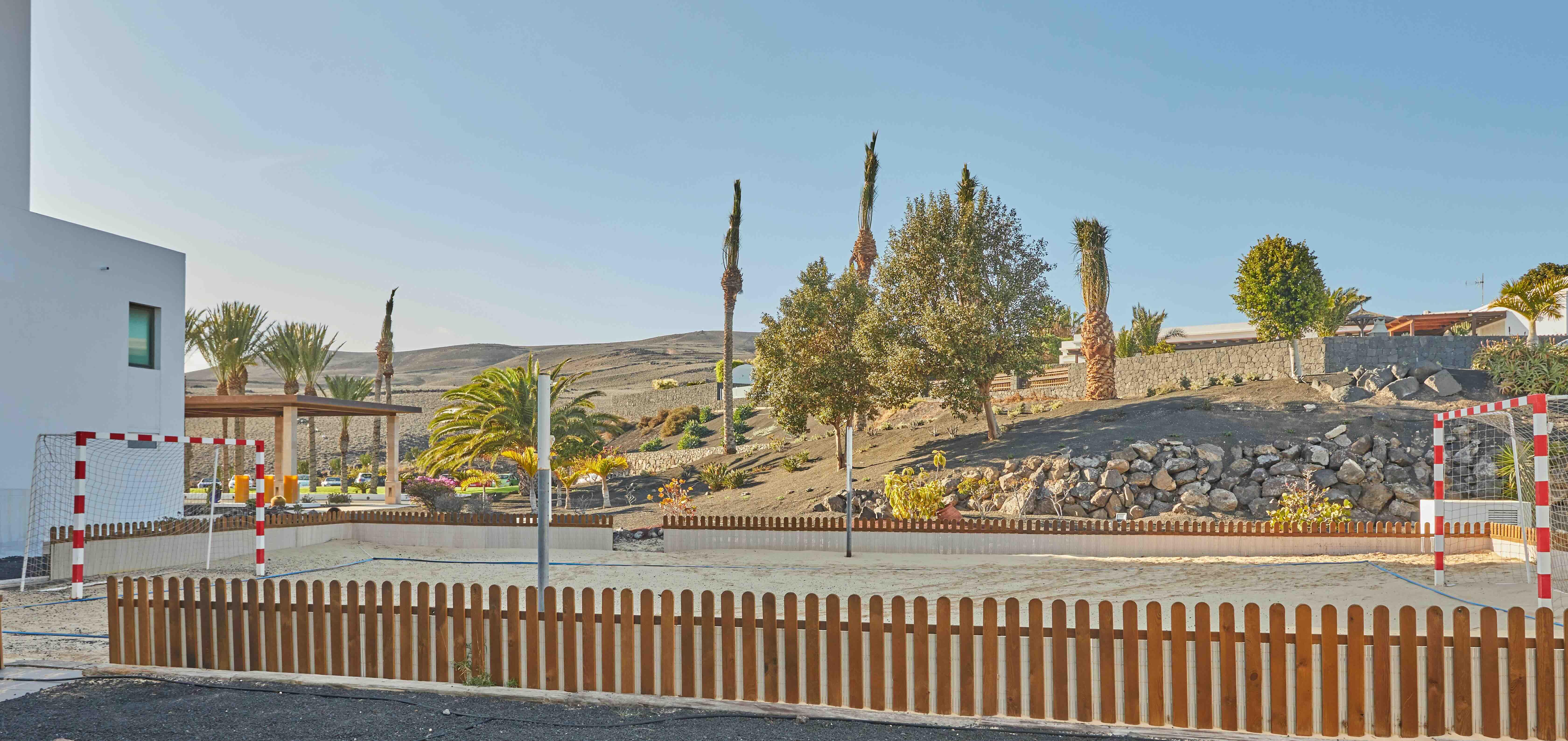 Le terrain de sport du Secrets Lanzarote Resort & Spa © DR
