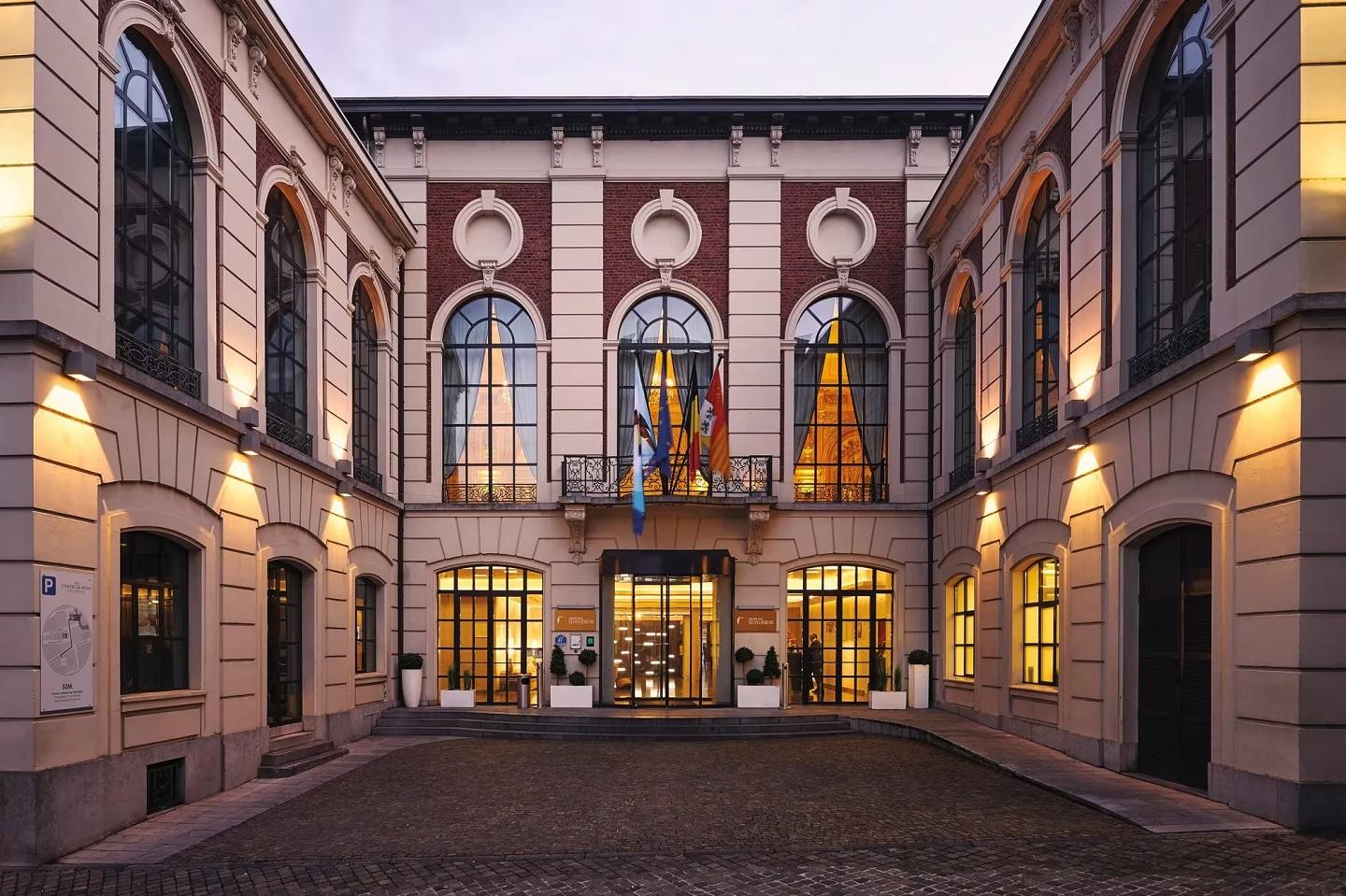 Façade © Van der Valk Sélys