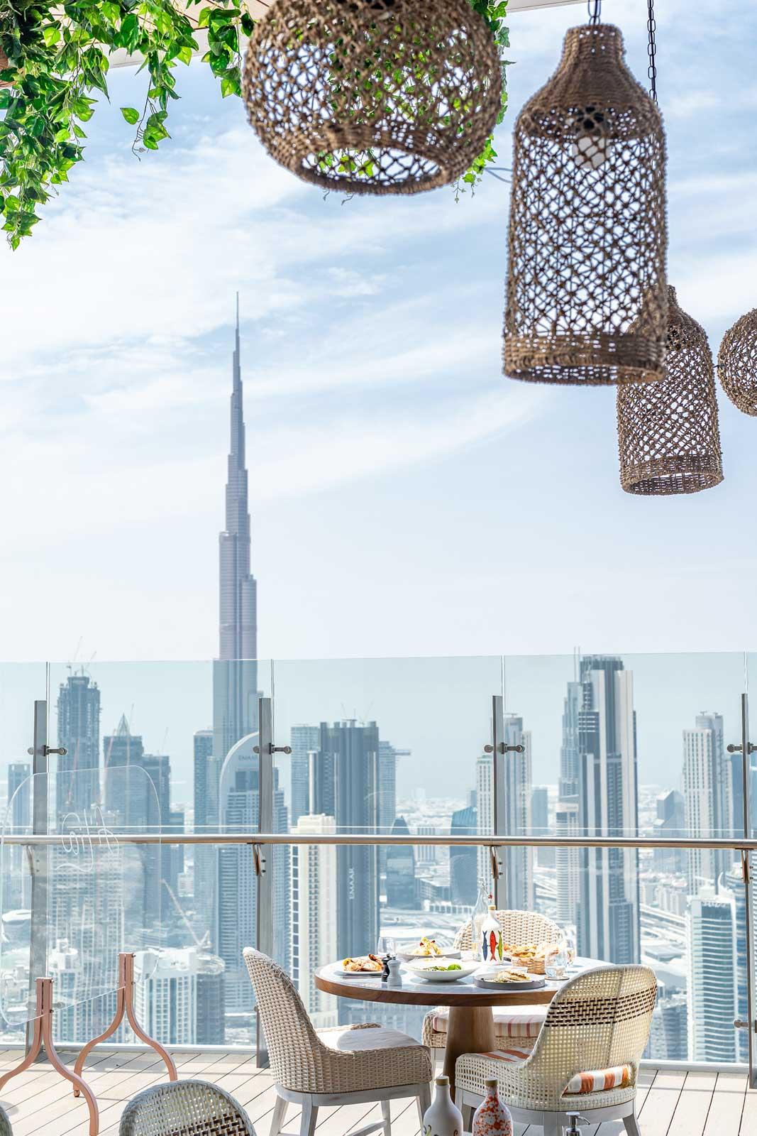 La terrasse du restaurant Fil’ia © SLS Dubai