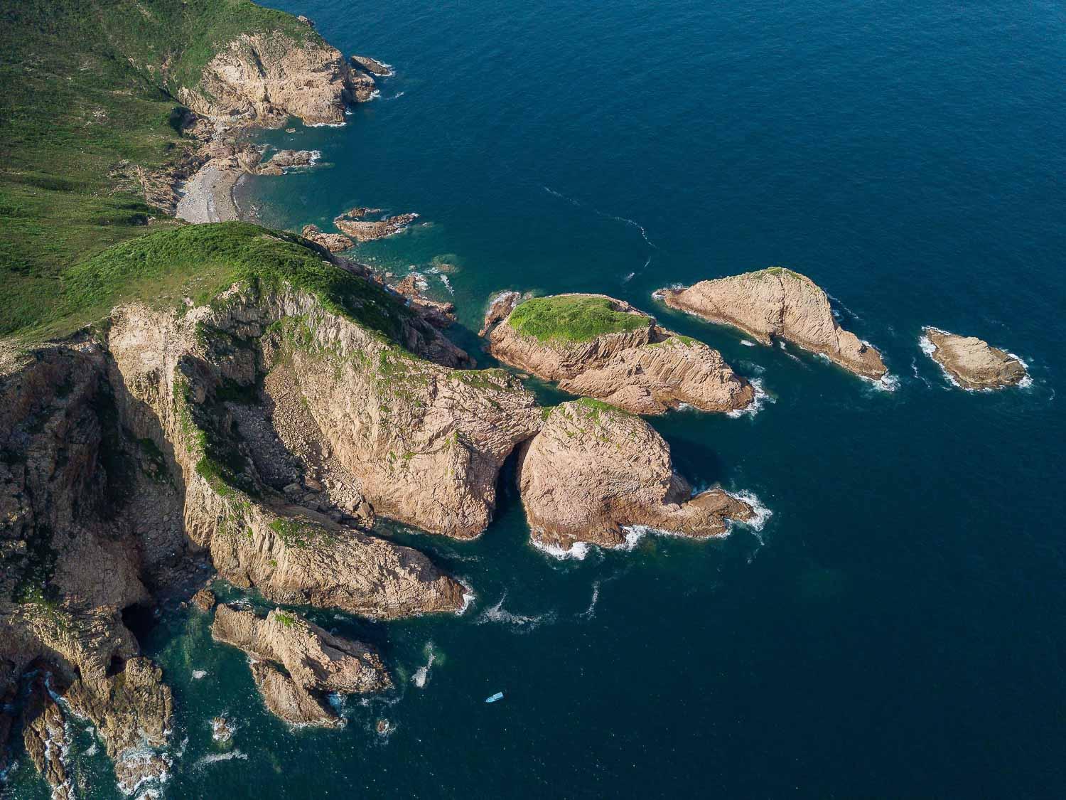 Sai Kung et ses roches volcaniques © Cat Wong / Ampersand Studio