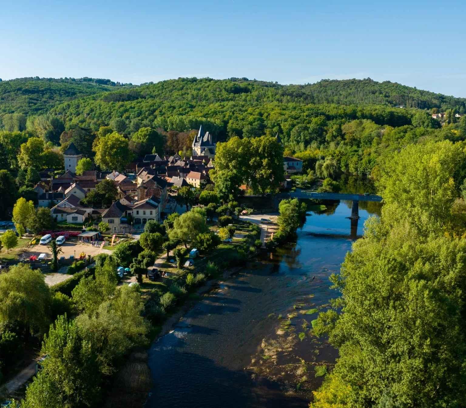 Saint-Léon-sur-Vézère, village emblématique du Périgord Noir © OT Vallée Vézère