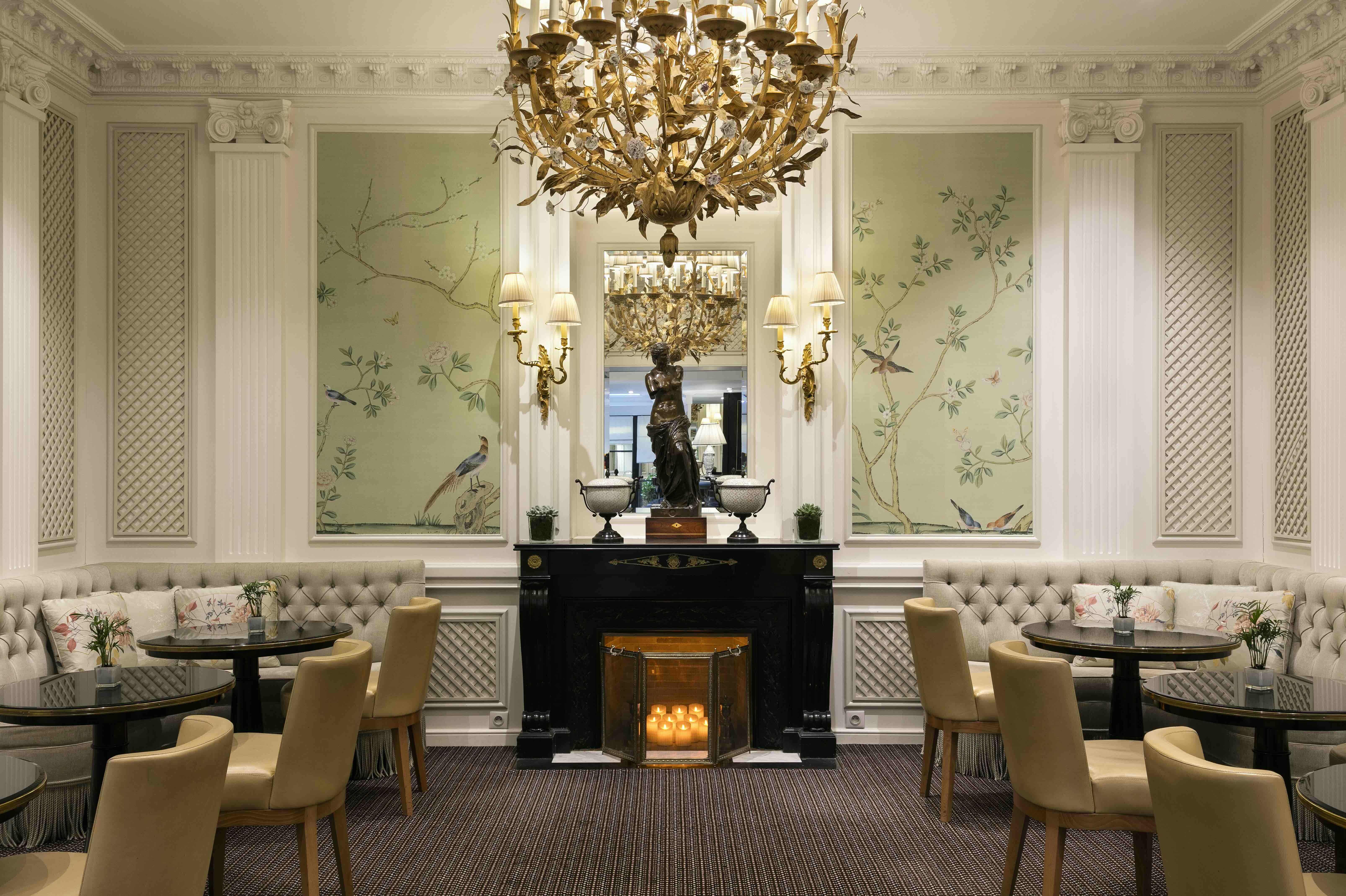 S’attabler dans le salon Boudoir du restaurant Les Confidences © Fabrice Rambert