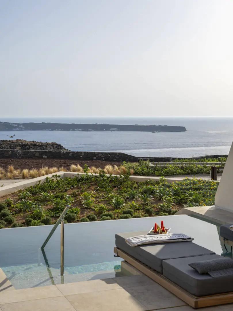 La Majestic Suite de l’hôtel des Cyclades © Santo Mine Oia Suites