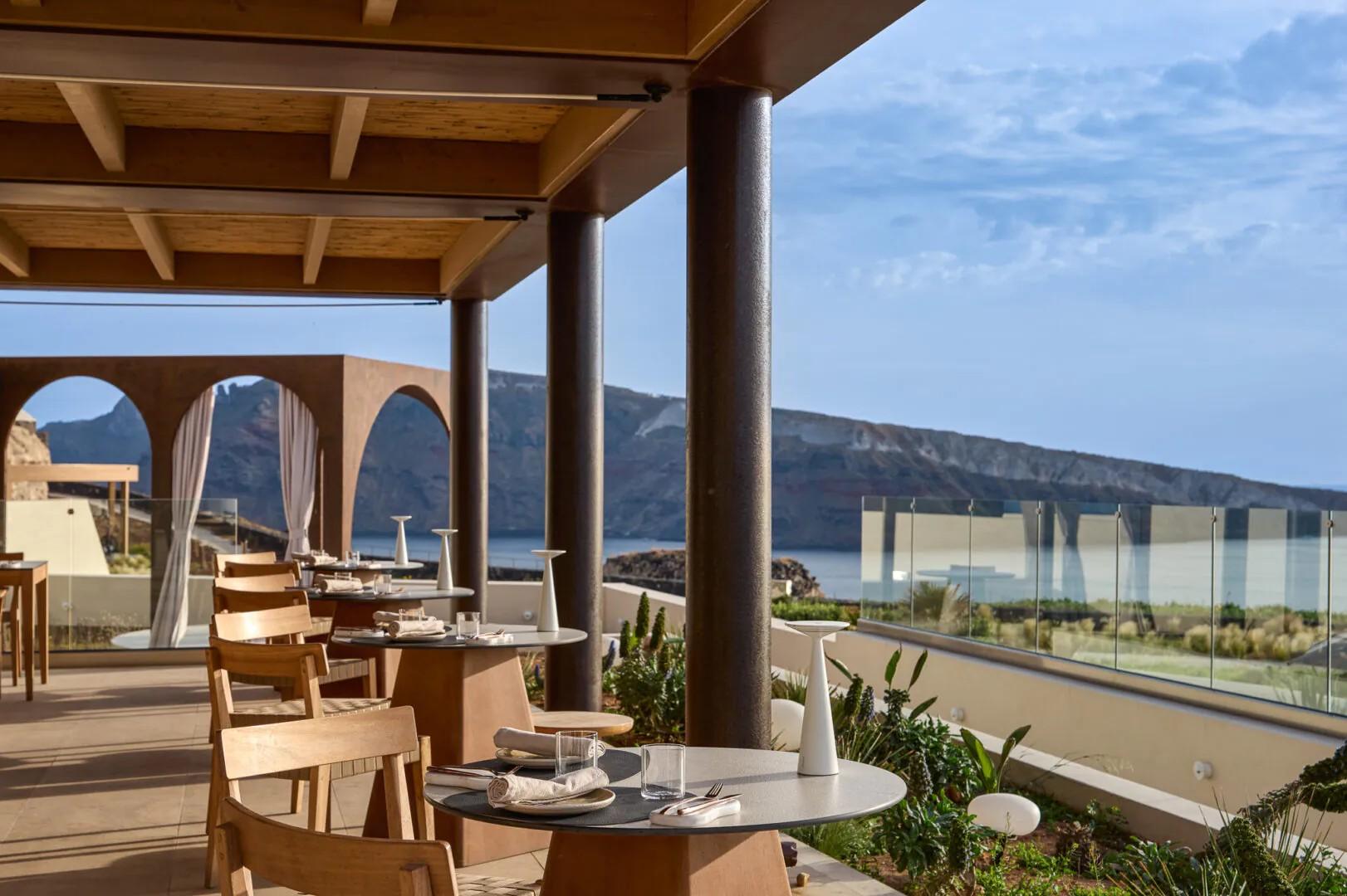 La salle du restaurant © Santo Mine Oia Suites