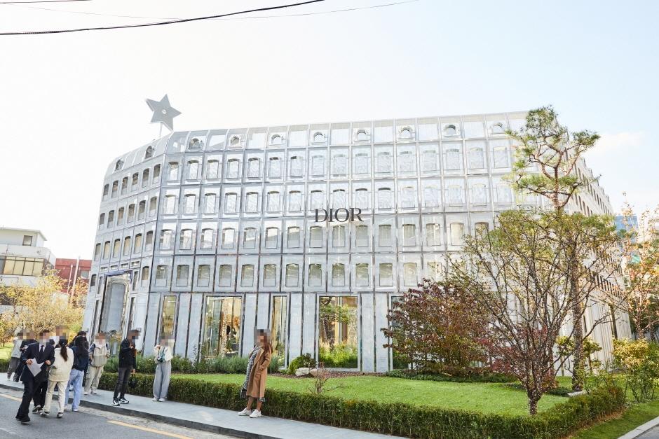 Seongsu Dior Store © Visit Korea