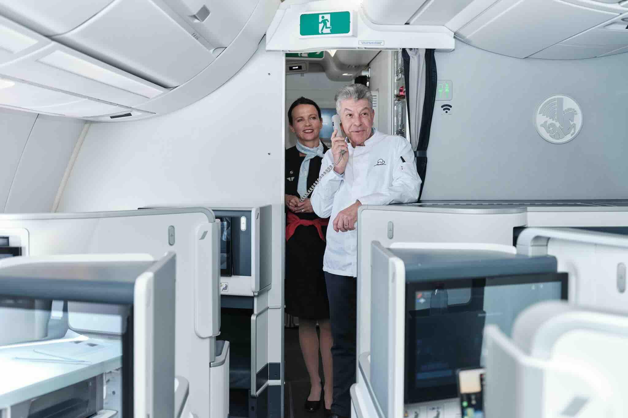 En classe Business, Signature de Haut Vol avec Air France et le chef Régis Marcon © Air France