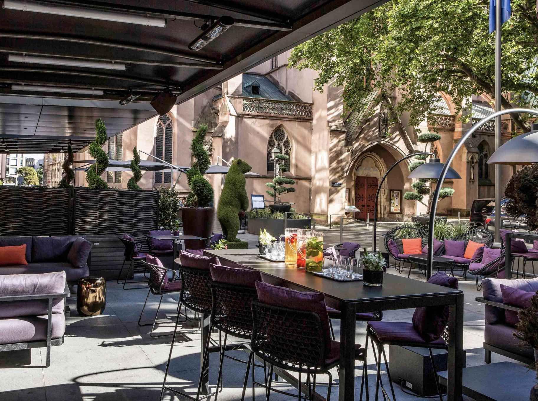 Première adresse Sofitel, l’hôtel est adossé à l’église Saint-Pierre-le-Jeune © Sofitel Strasbourg Grande Île