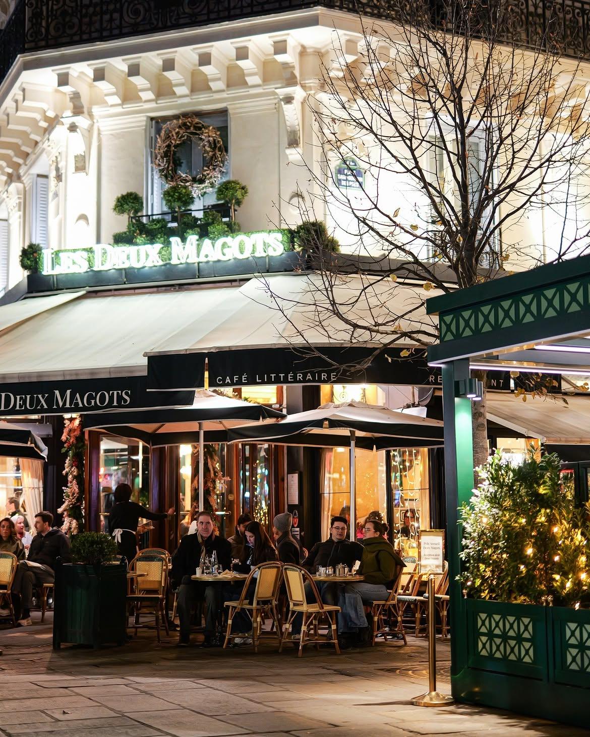 Soirée à la terrasse © Les Deux Magots