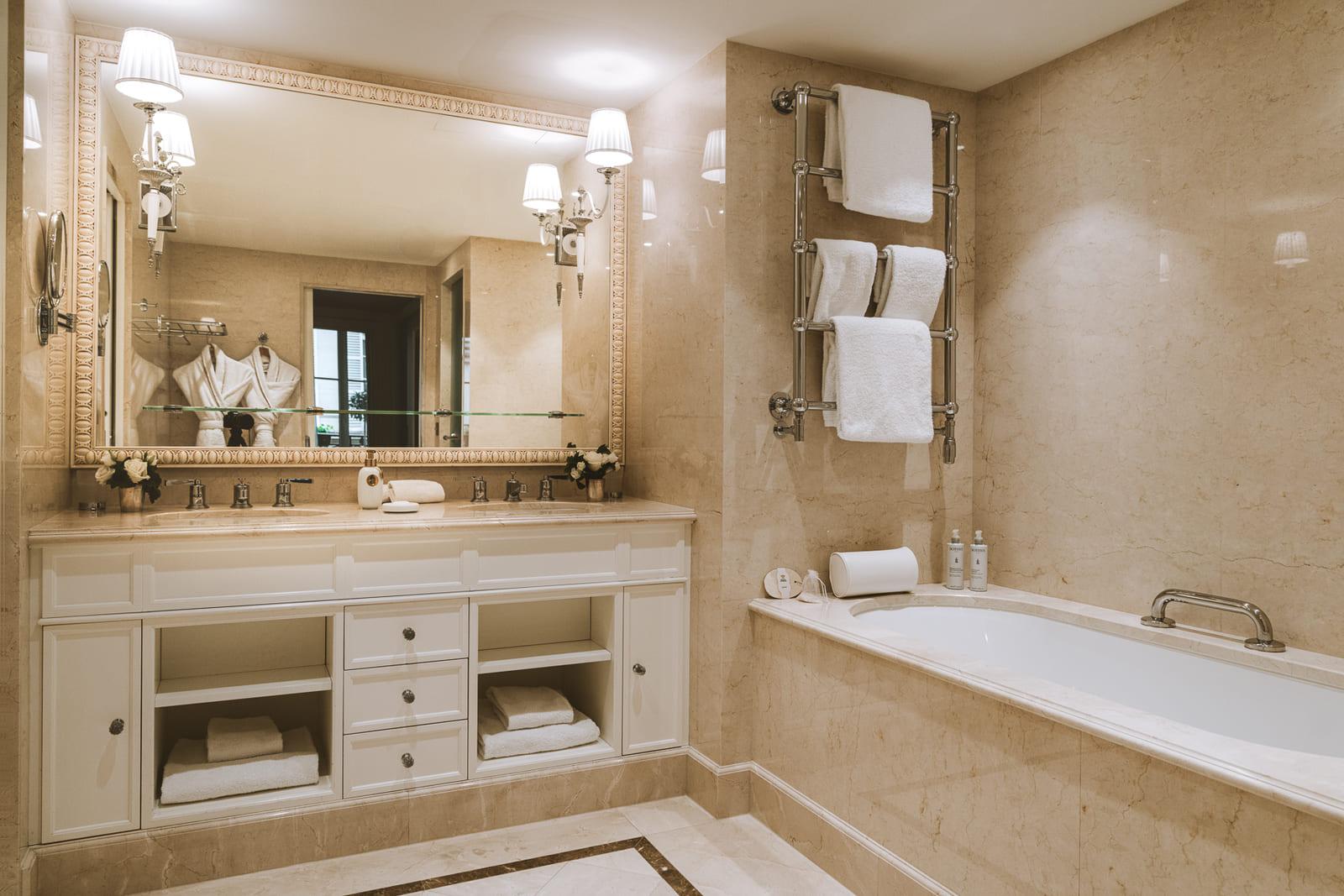 La salle de bain © Splendide Royal Paris