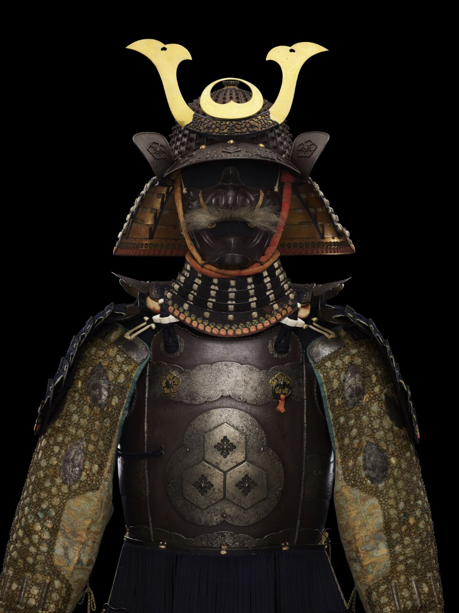 Armure complète avec cuirasse pare-balles ornée d’un blason, 1600–1700. Japan © The Trustees of the British Museum