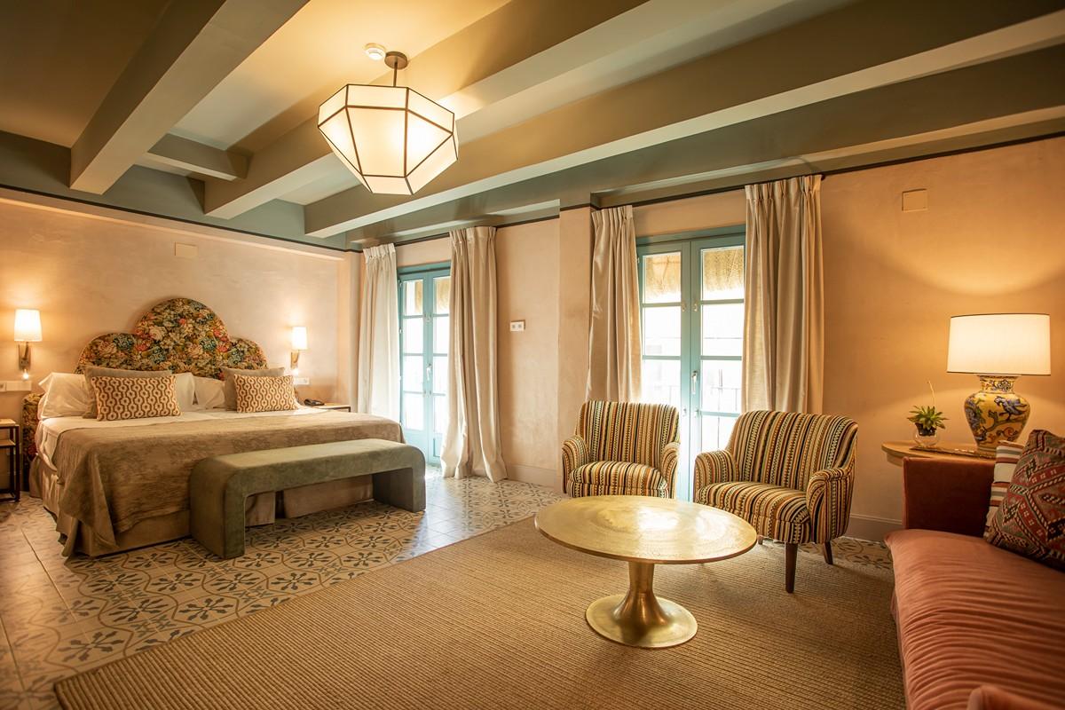 Suite élégante dans un hôtel de luxe à Séville © Hospes Las Casas del Rey de Baeza