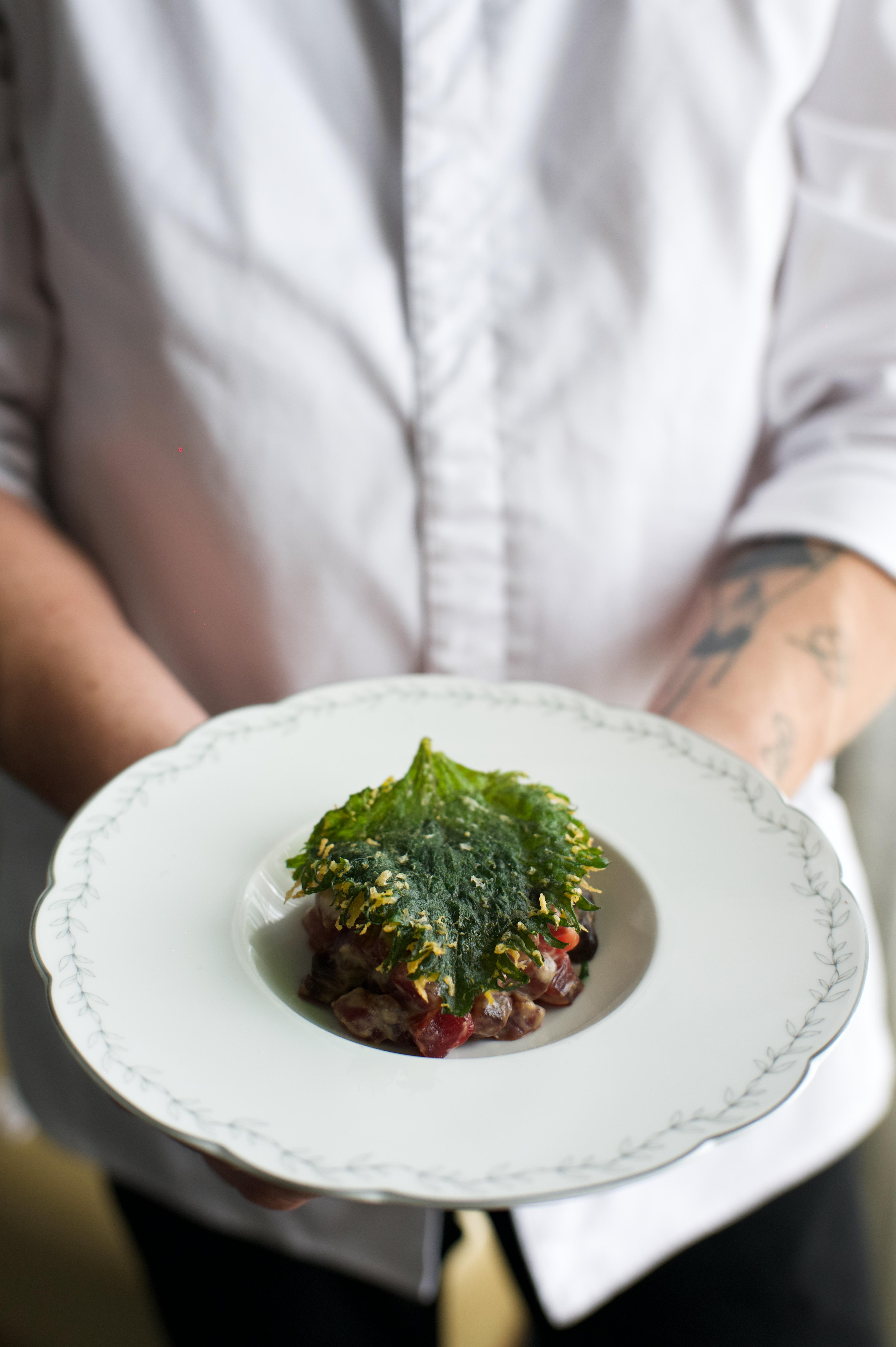 Tartare de thon rouge de Méditerranée, miso blanc ©Jordan Sapally 