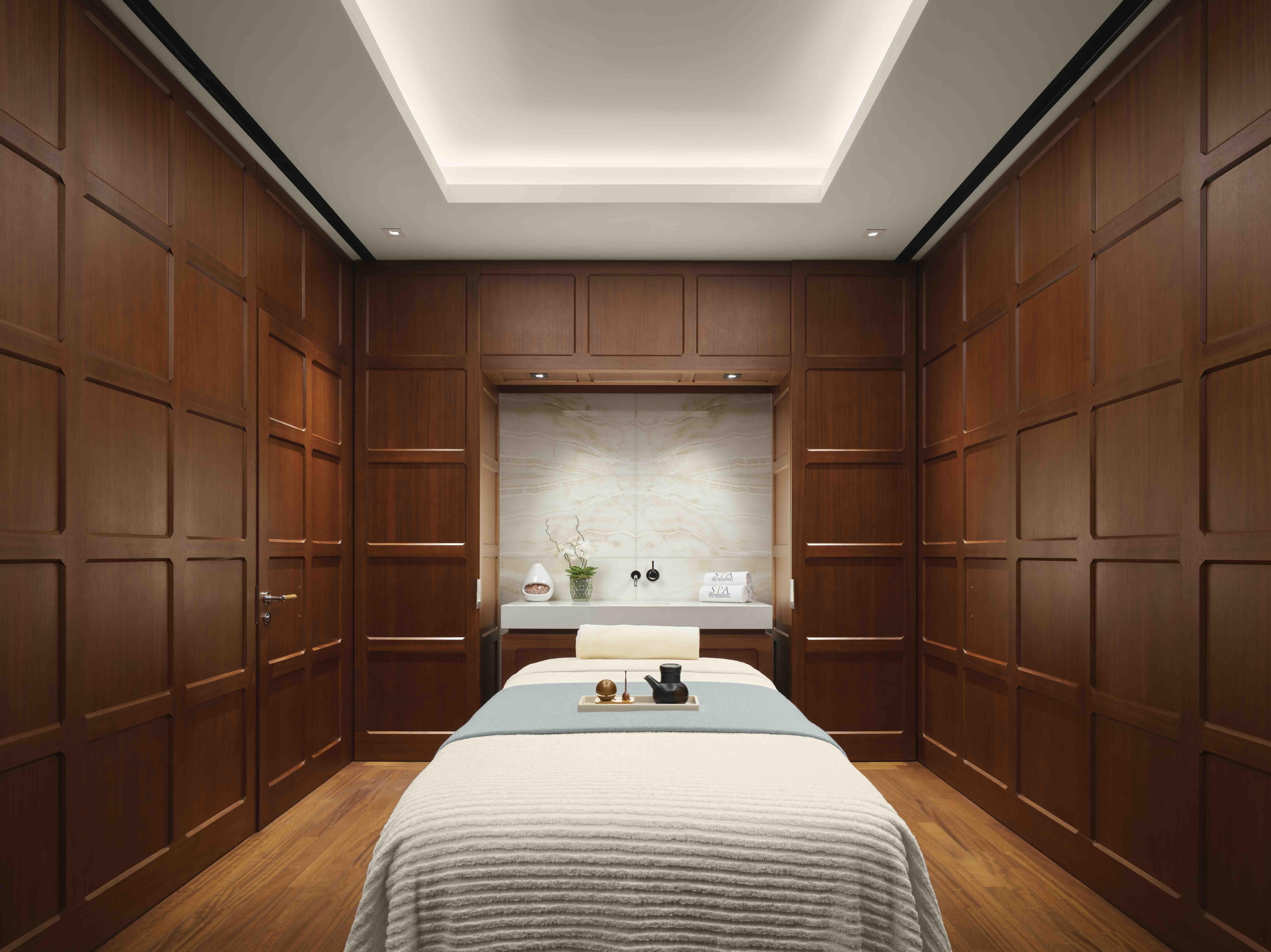 Le spa de l’hôtel Peninsula London, une cabine de soin © DR