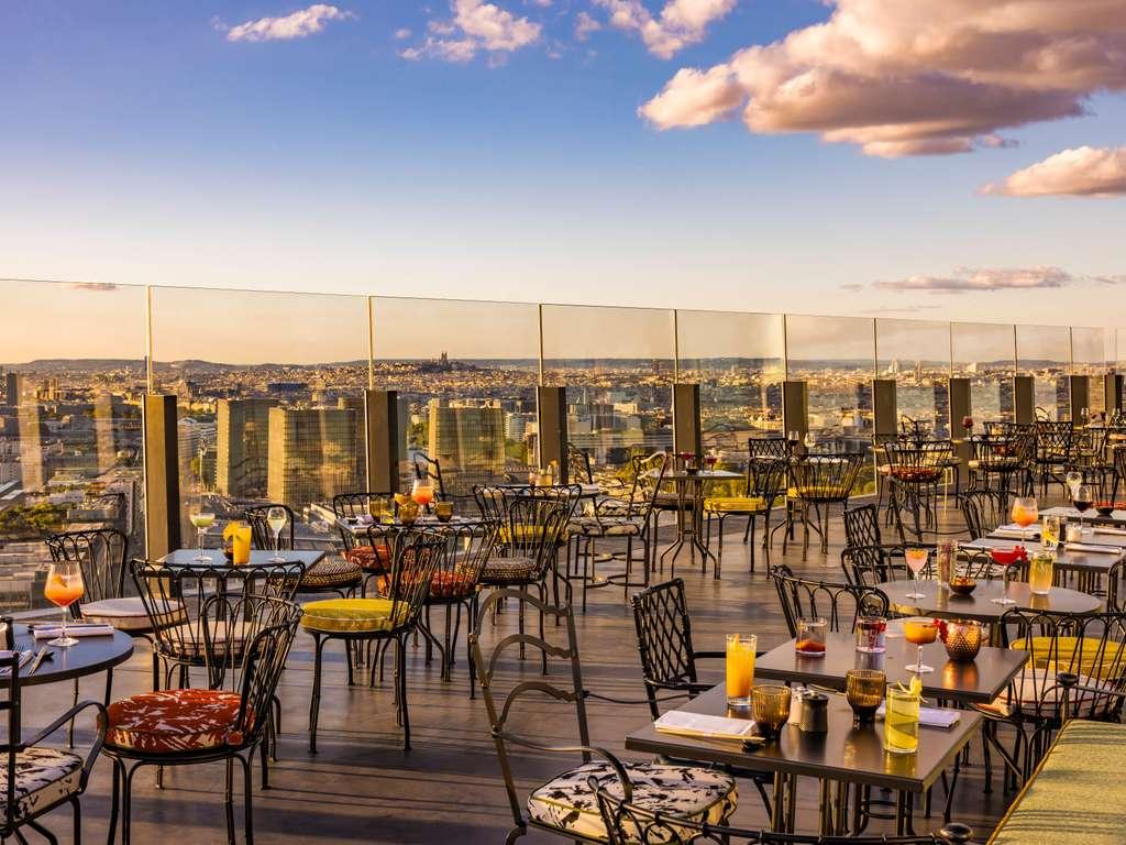 Boire un verre au rooftop de l’hôtel © TOO Hôtel