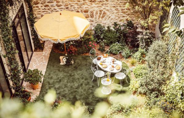  Une terrasse fleurie et arborée en rez-de-jardin © Monsieur Aristide