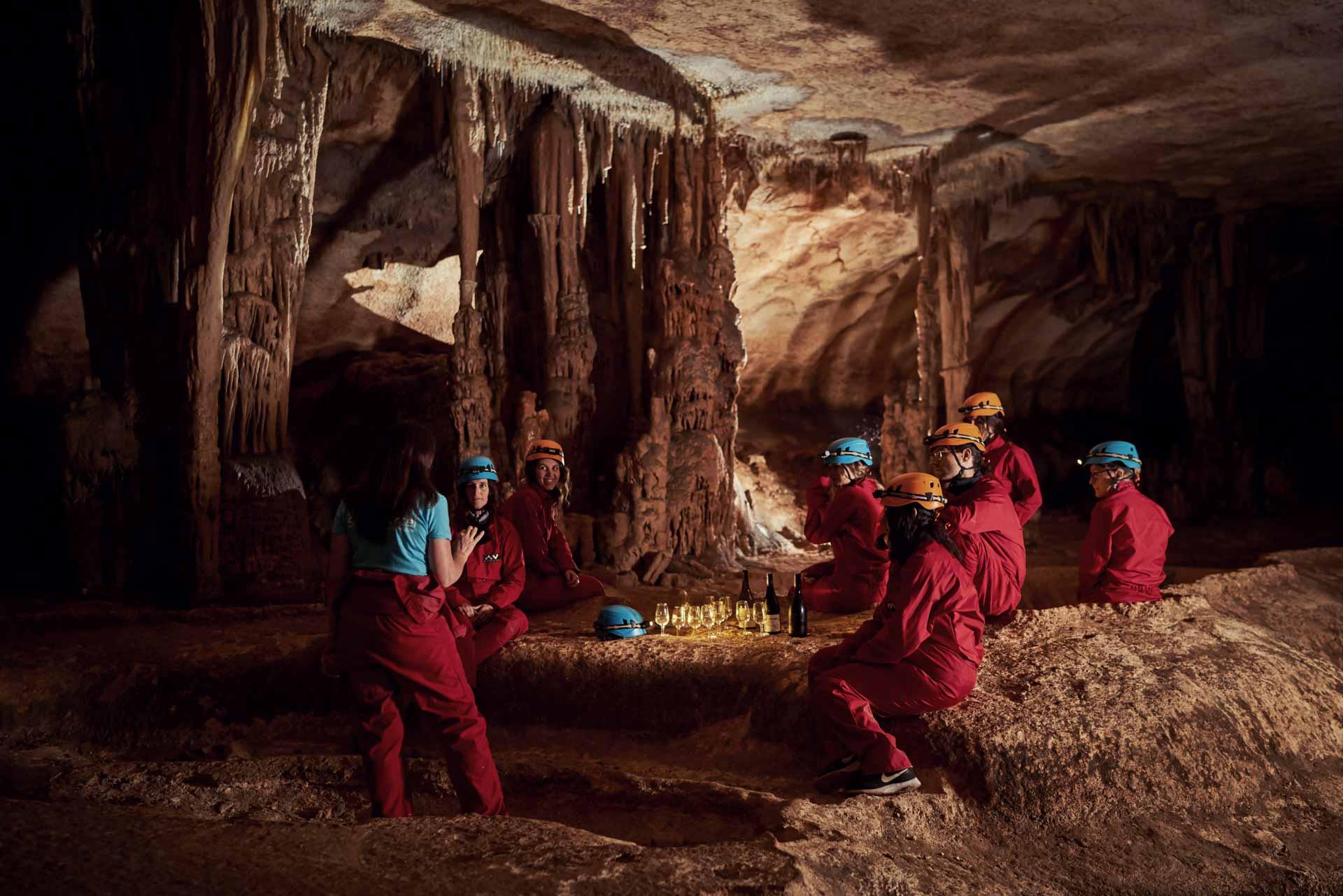  Spéléoenologie dans la Grotte Saint Marcel © Cherrystone