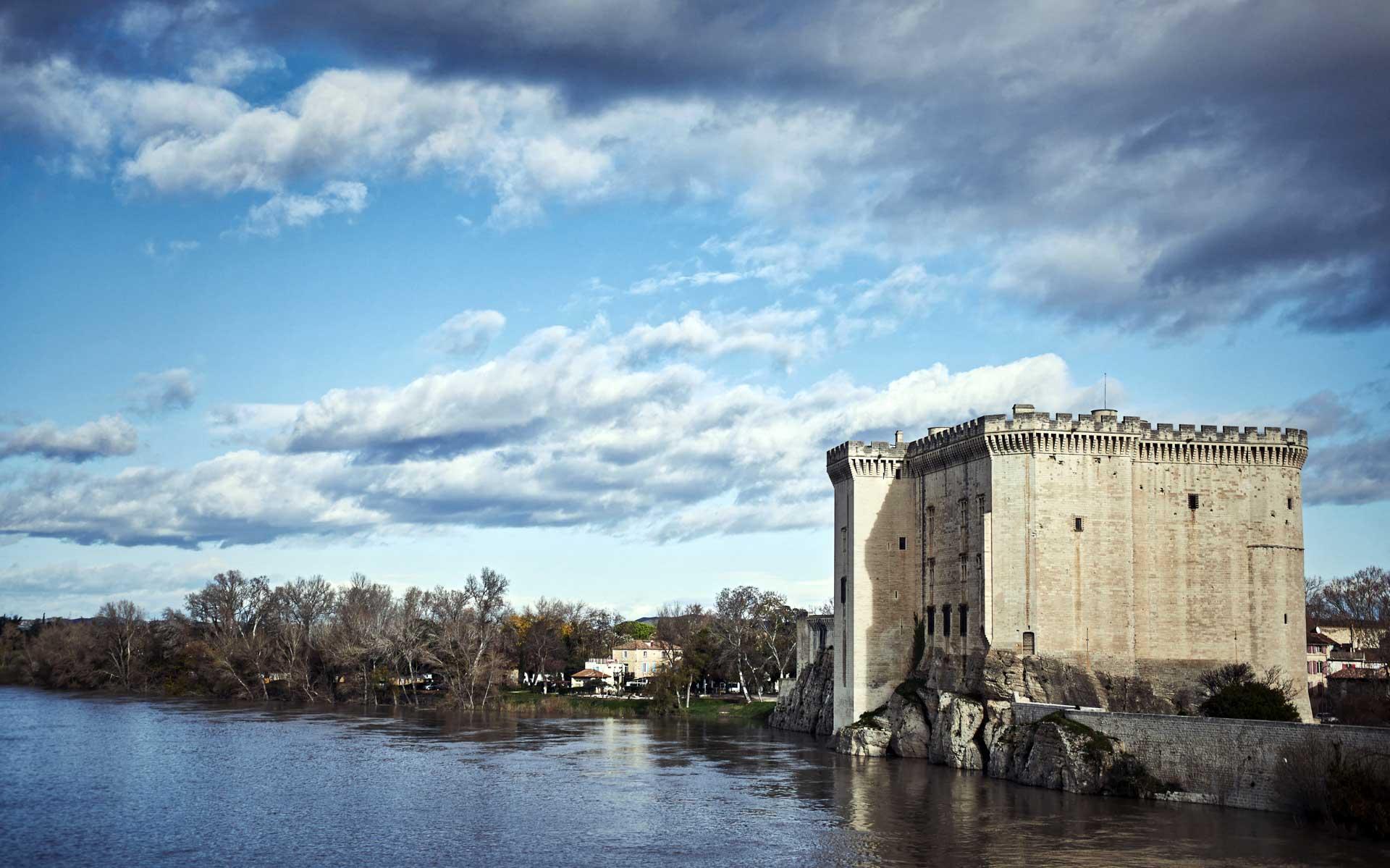 Le Château de Tarascon, sur la route de la Vallée de la gastronomie © Cherrystone