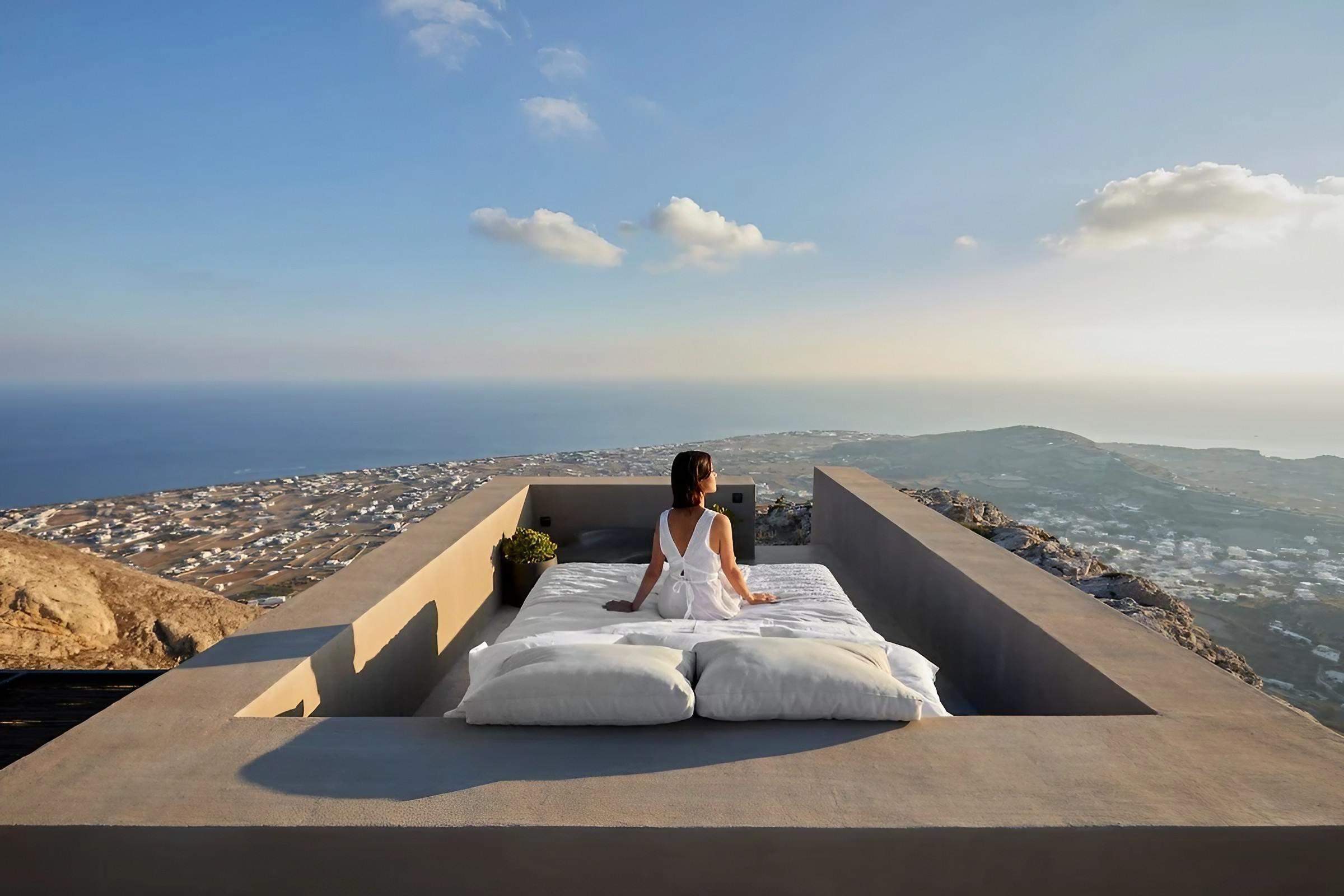 Villa Airbnb de luxe à Santorin avec vue panoramique sur la caldeira © Airbnb