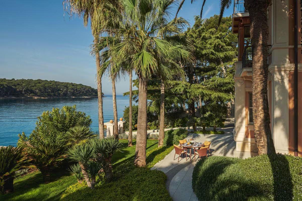 Villa Airbnb de luxe en Croatie avec jardin et vue sur la mer © Airbnb