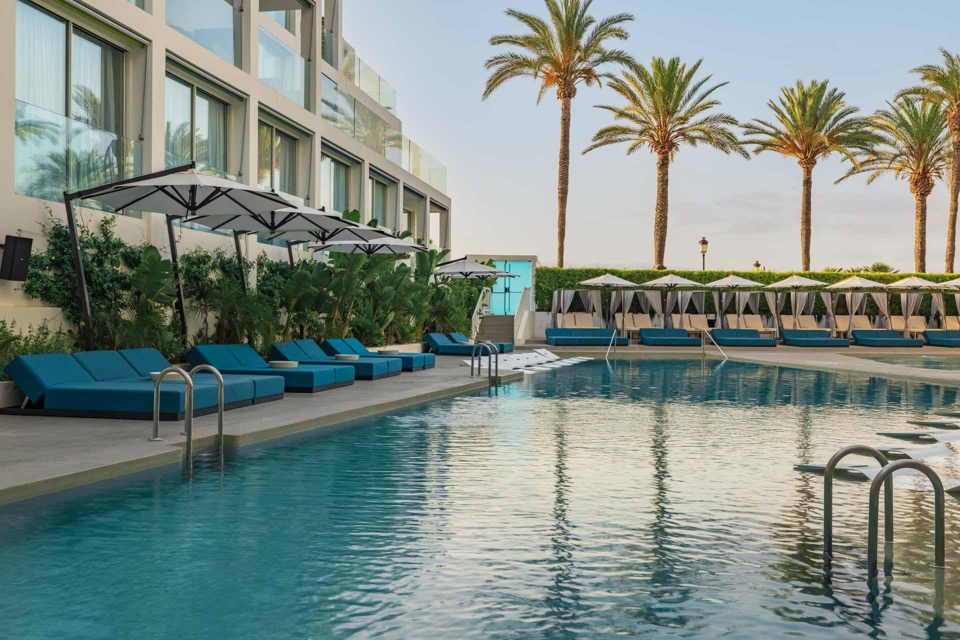 W Ibiza | La piscine © W Hotels