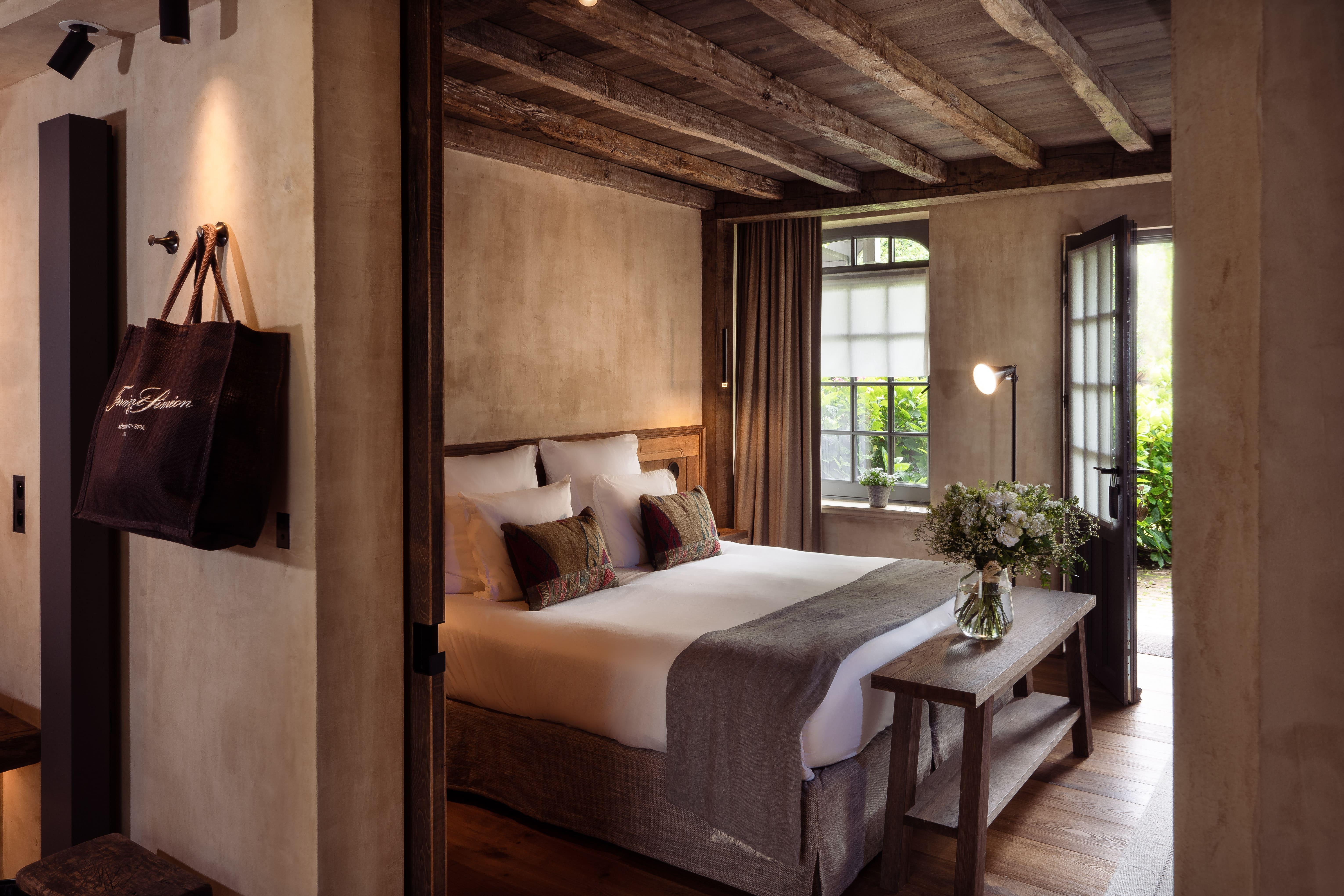 Une chambre supérieure avec hammam © Ferme Saint-Siméon