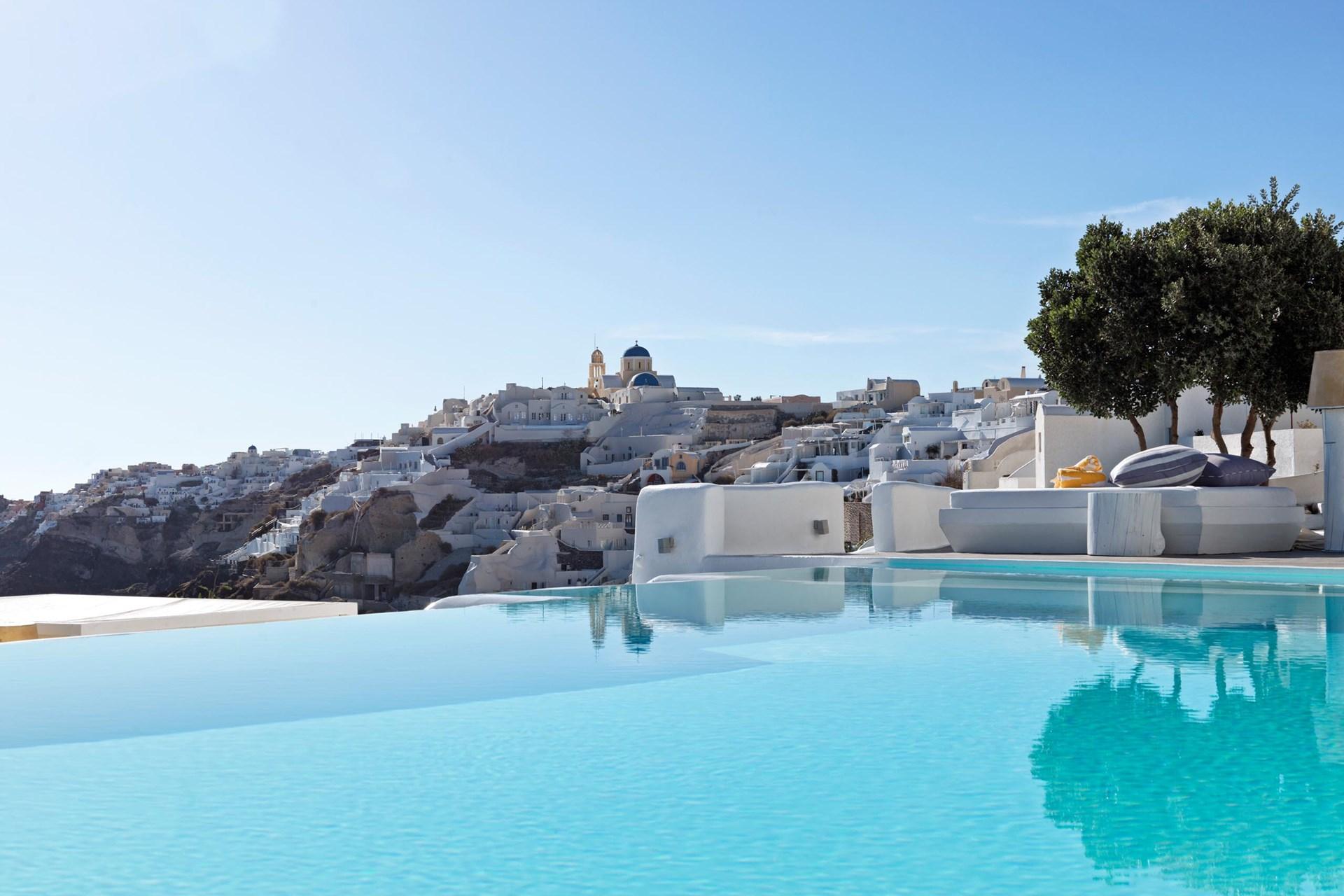 © Katikies Santorini