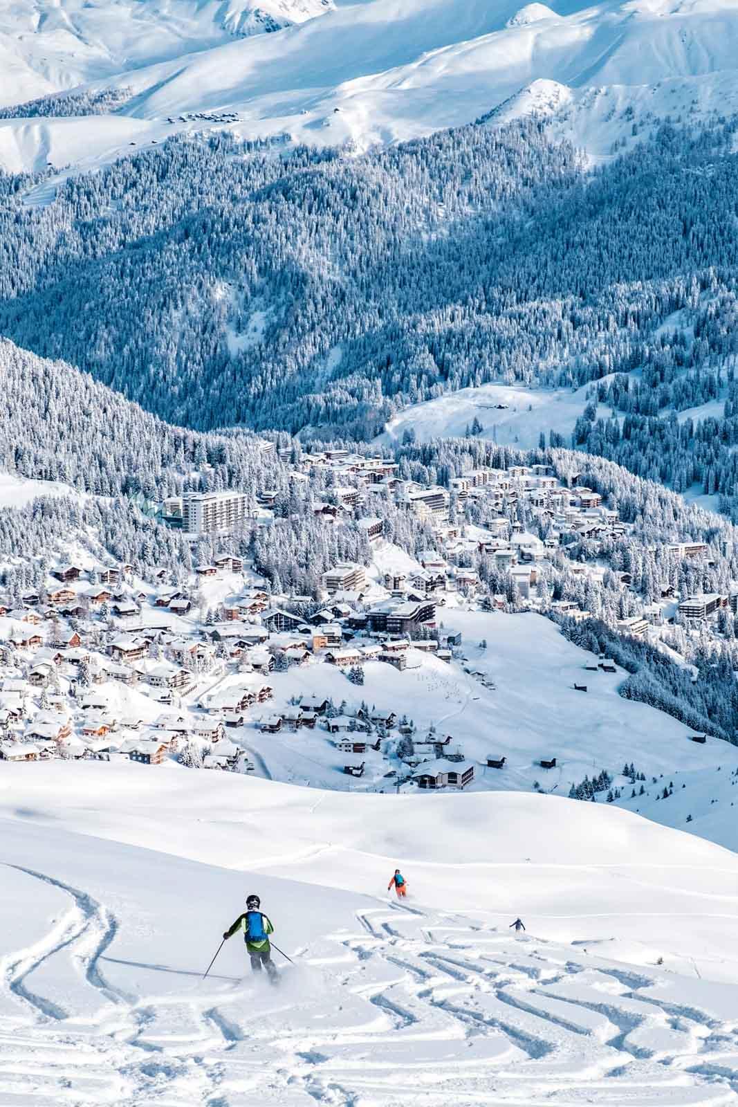 Arosa où skier dans les Alpes suisses © AdobeStock