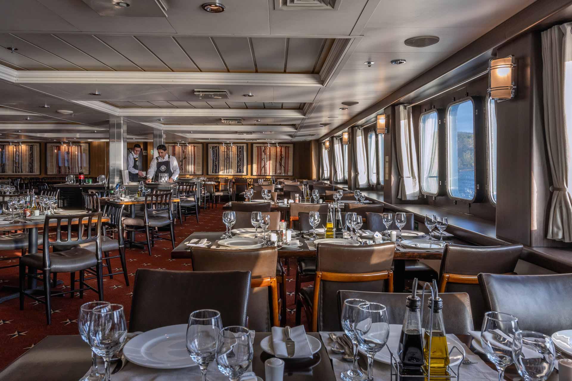 Les bateaux de croisière groupe Australis © patagoniecomedor