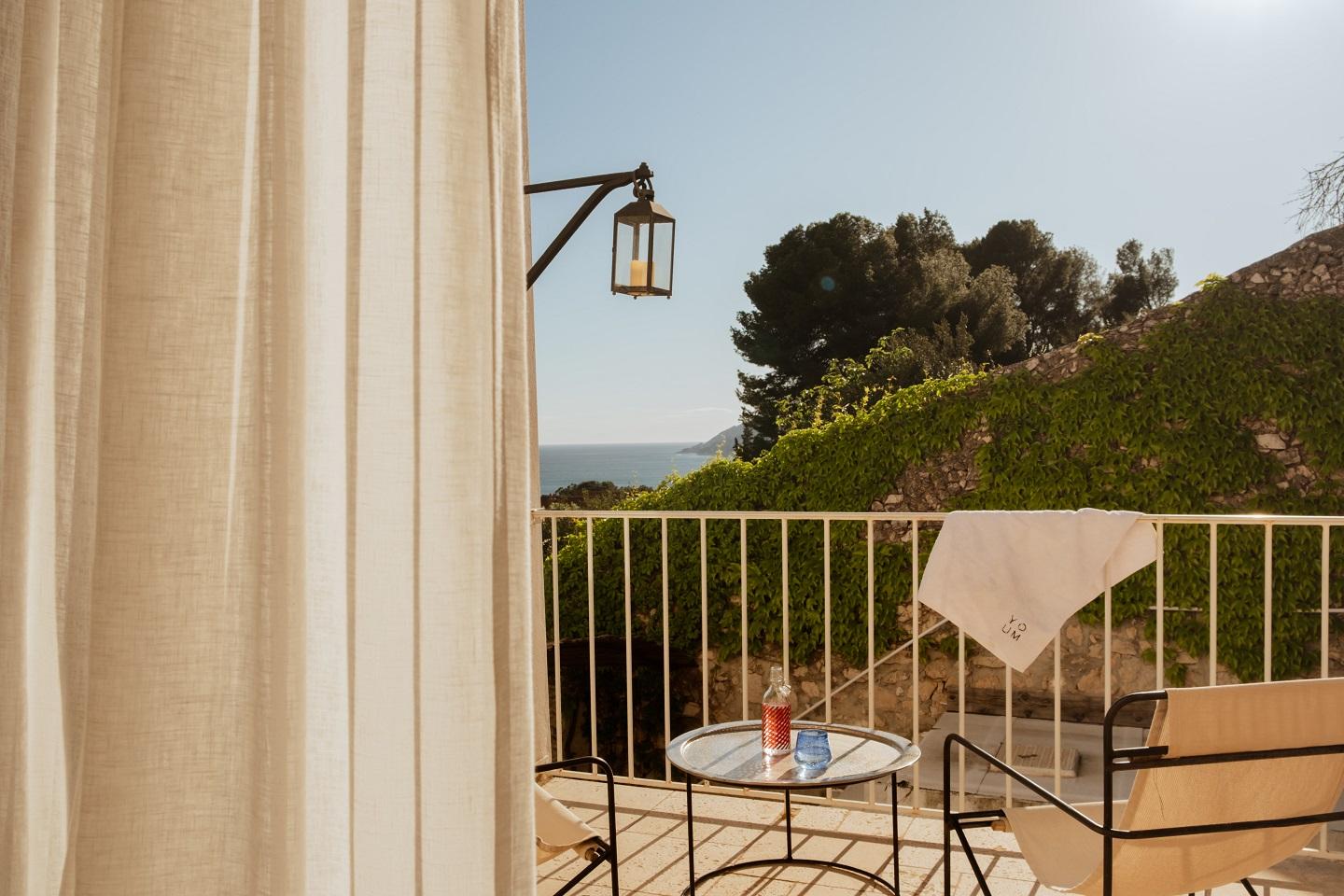 Terrasse avec vue sur la rade © Casa YOUM