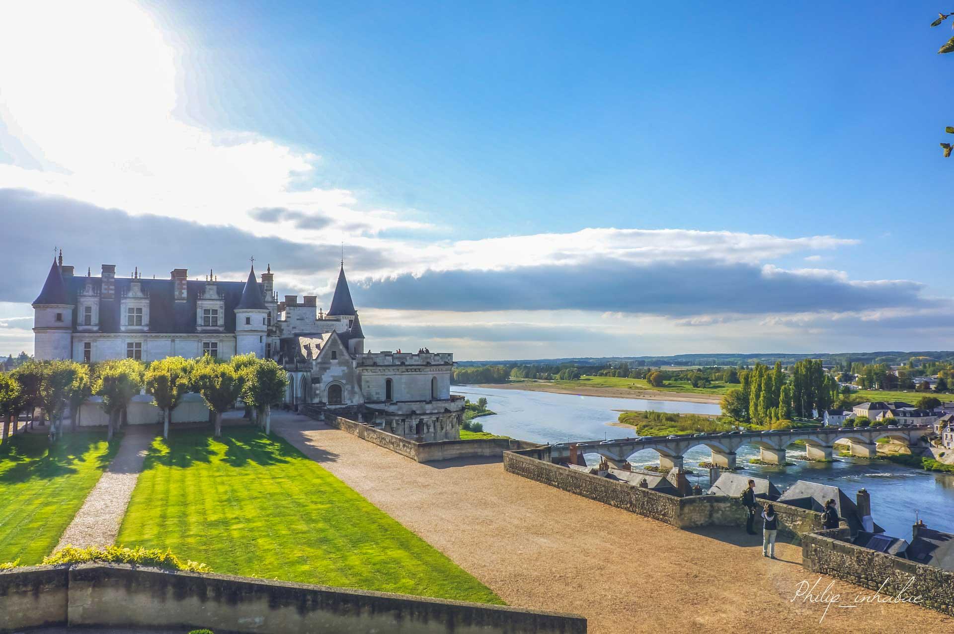 Le Château d’Amboise et son balcon © Inha Bae