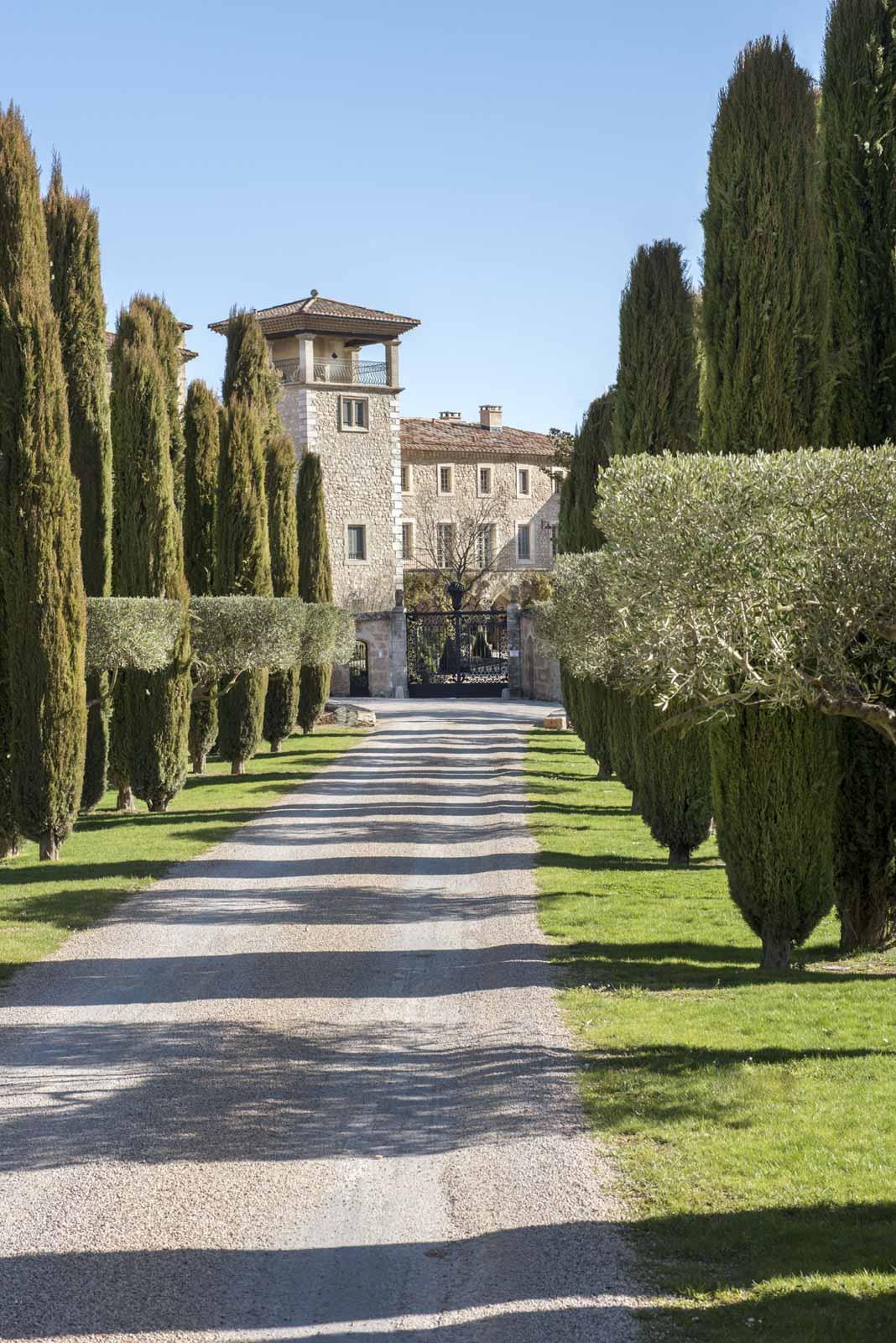 Le Château de Berne et ses villas, point de départ de notre itinéraire en Provence