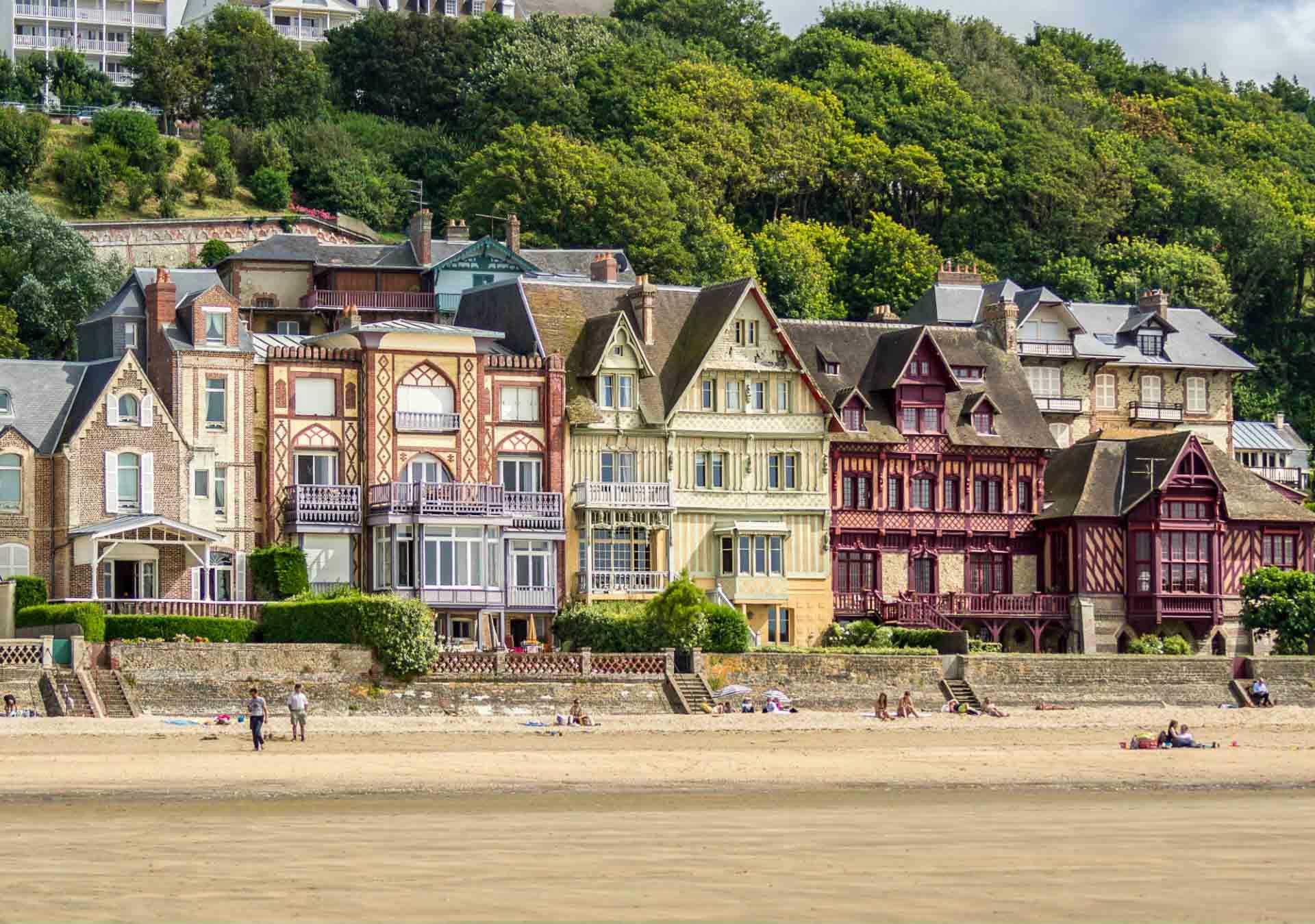 Le front de mer de Trouville et ses villas Belle Epoques © Office de tourisme de Trouville-sur-mer