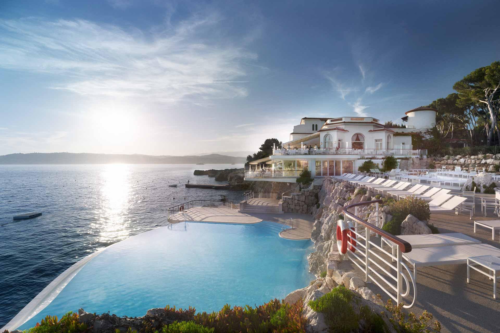 Piscine de l’Hôtel du Cap-Eden-Roc © DR