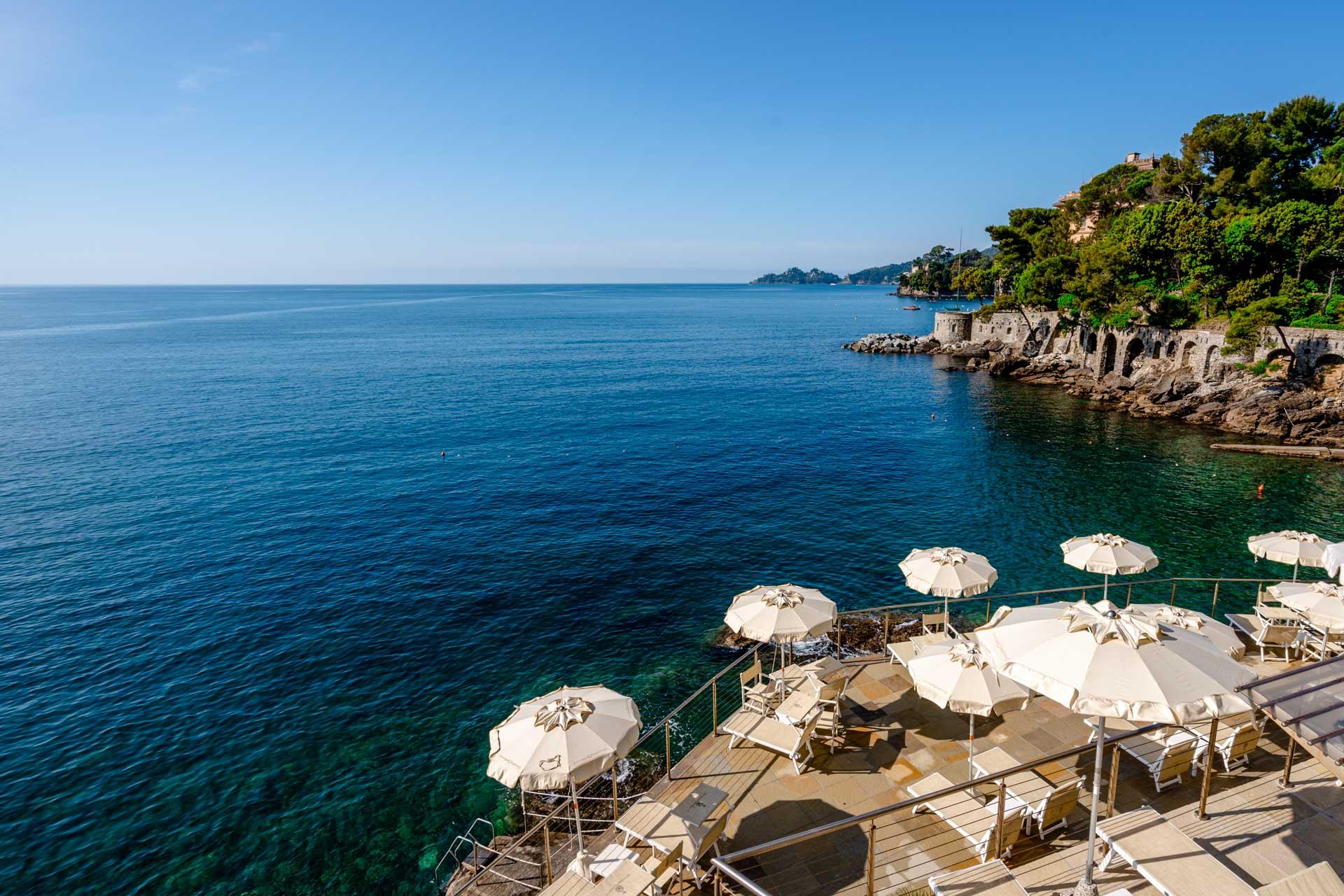 Le Beach Club et ses transats à fleur d’eau