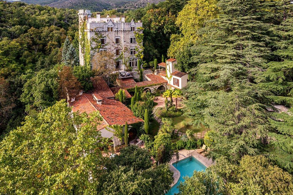 Le Château de Riell l’été © Château de Riell