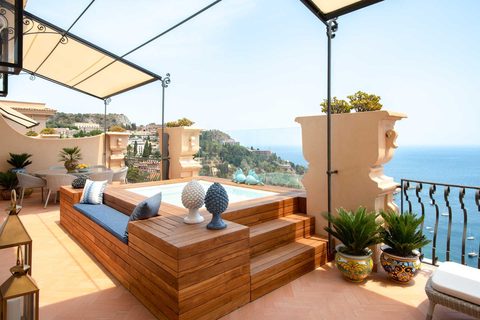 Terrasse de la Royal Suite © Four Seasons Hotels & Resorts