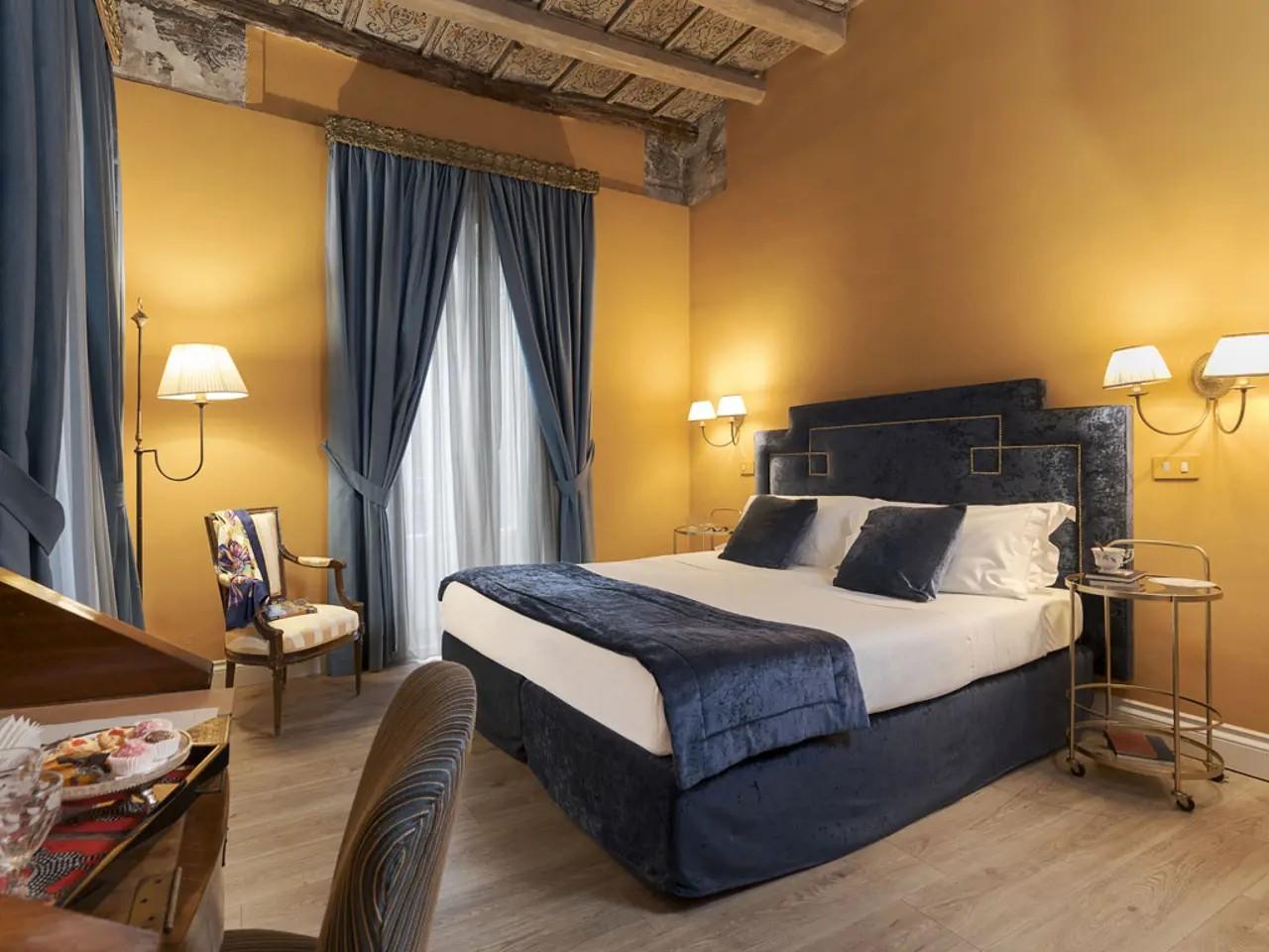 © Palazzo Arone dei Baroni di Valentino