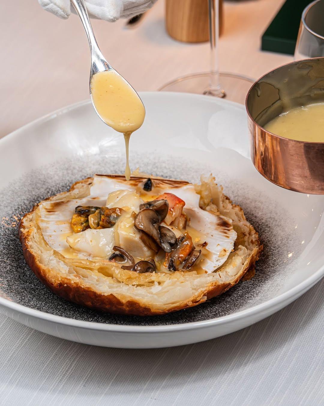 La coquille Saint-Jacques du chef Jean-Rémi Caillon © Hôtel Annapurna