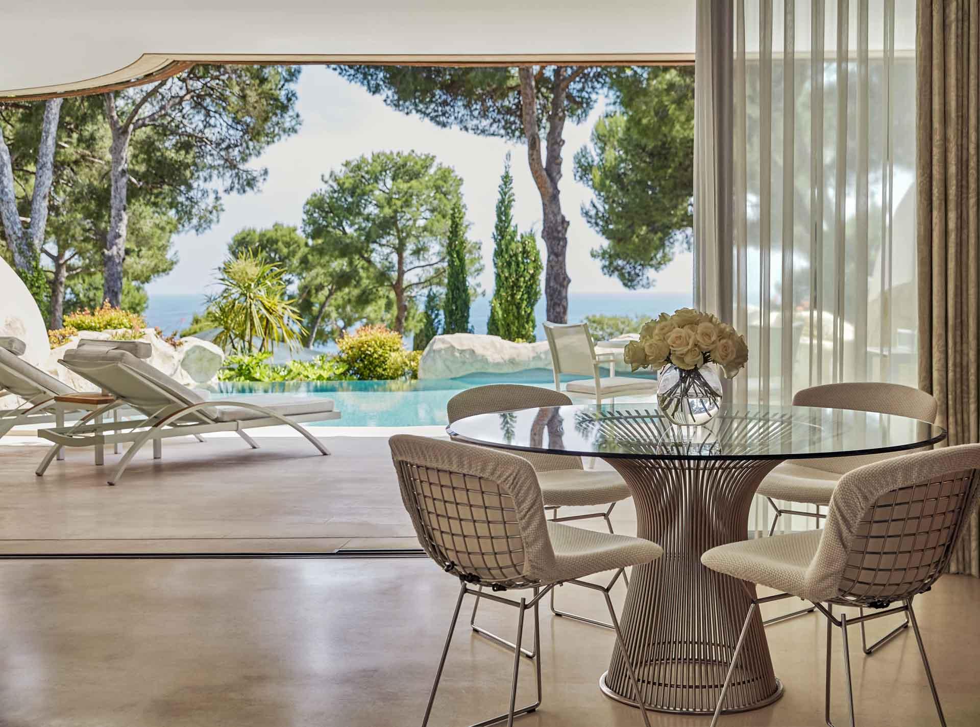 Une Pool Suite au Grand Hôtel du Cap-Ferrat, a Four Seasons Hotel © Christian Horan